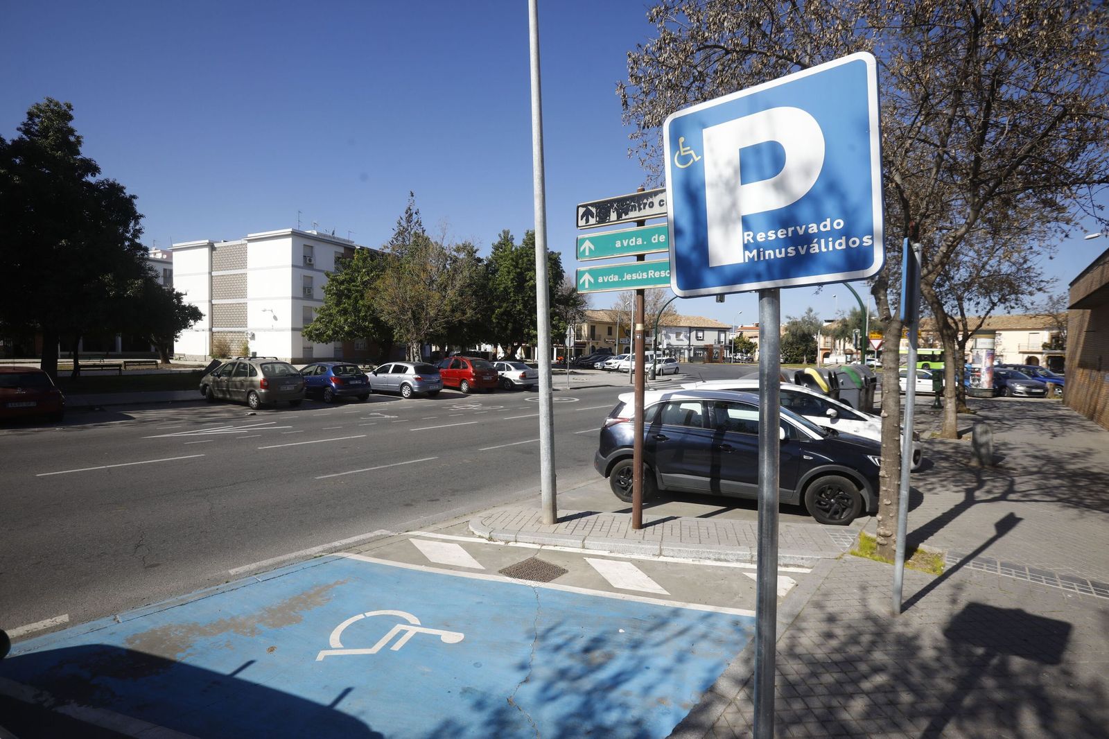 Plaza de parking para persona con movilidad reducida en el barrio de la Fuensanta