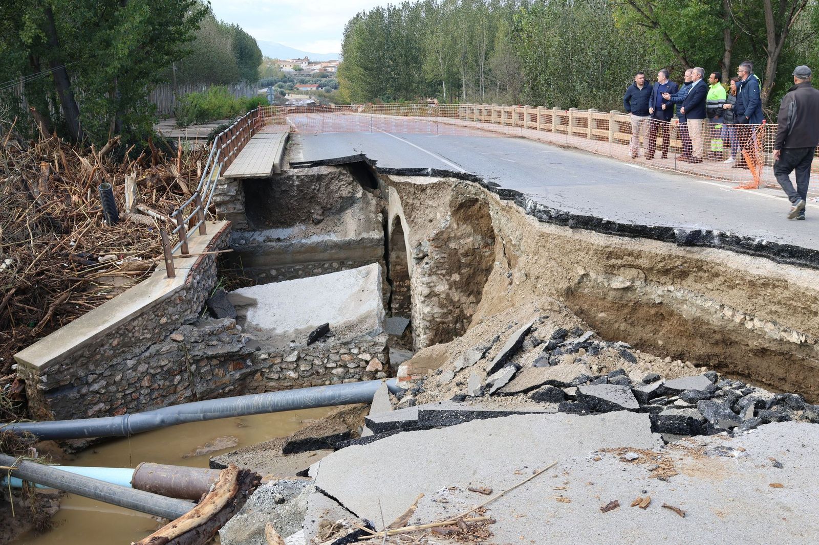 Destrozos en el puente de Benalúa a Bejarín de la DANA de octubre de 2024