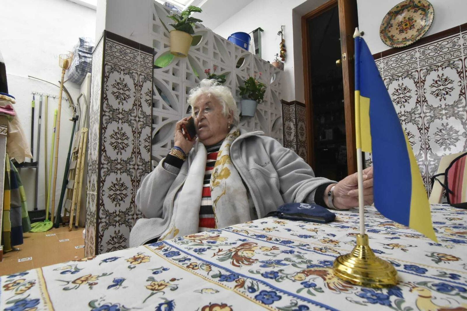 Lola Pérez realiza gestiones para atender a los niños de la ONG que están en Ucrania.