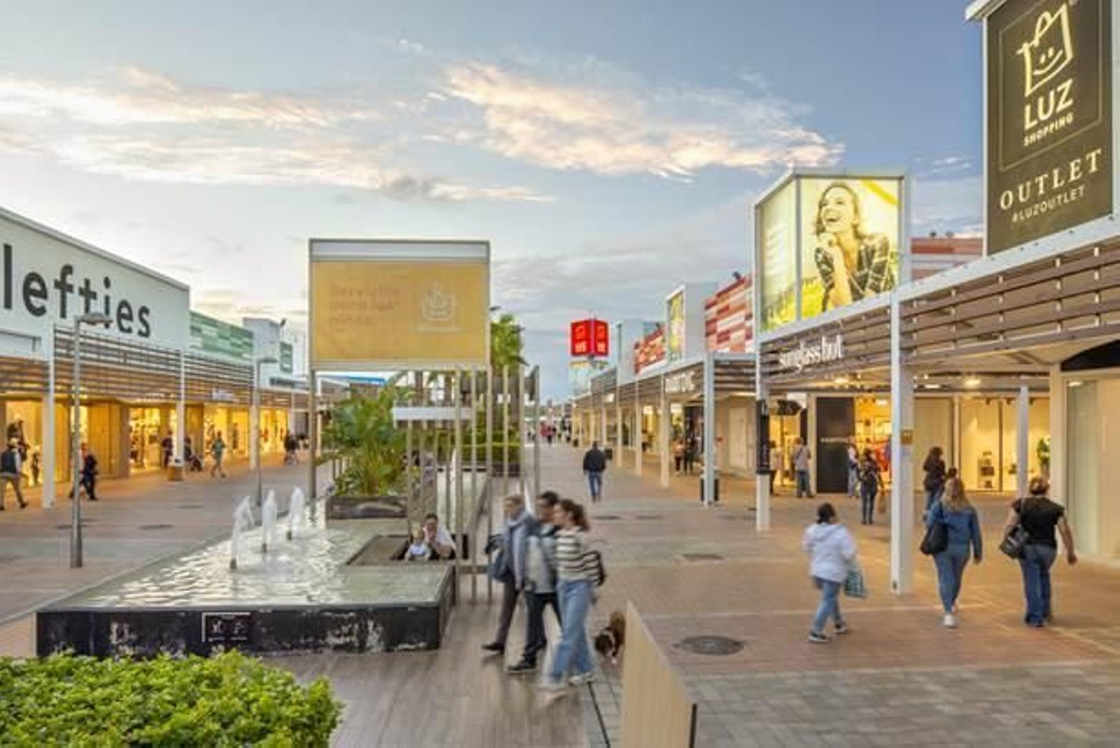 Luz Shopping cumple 15 años.