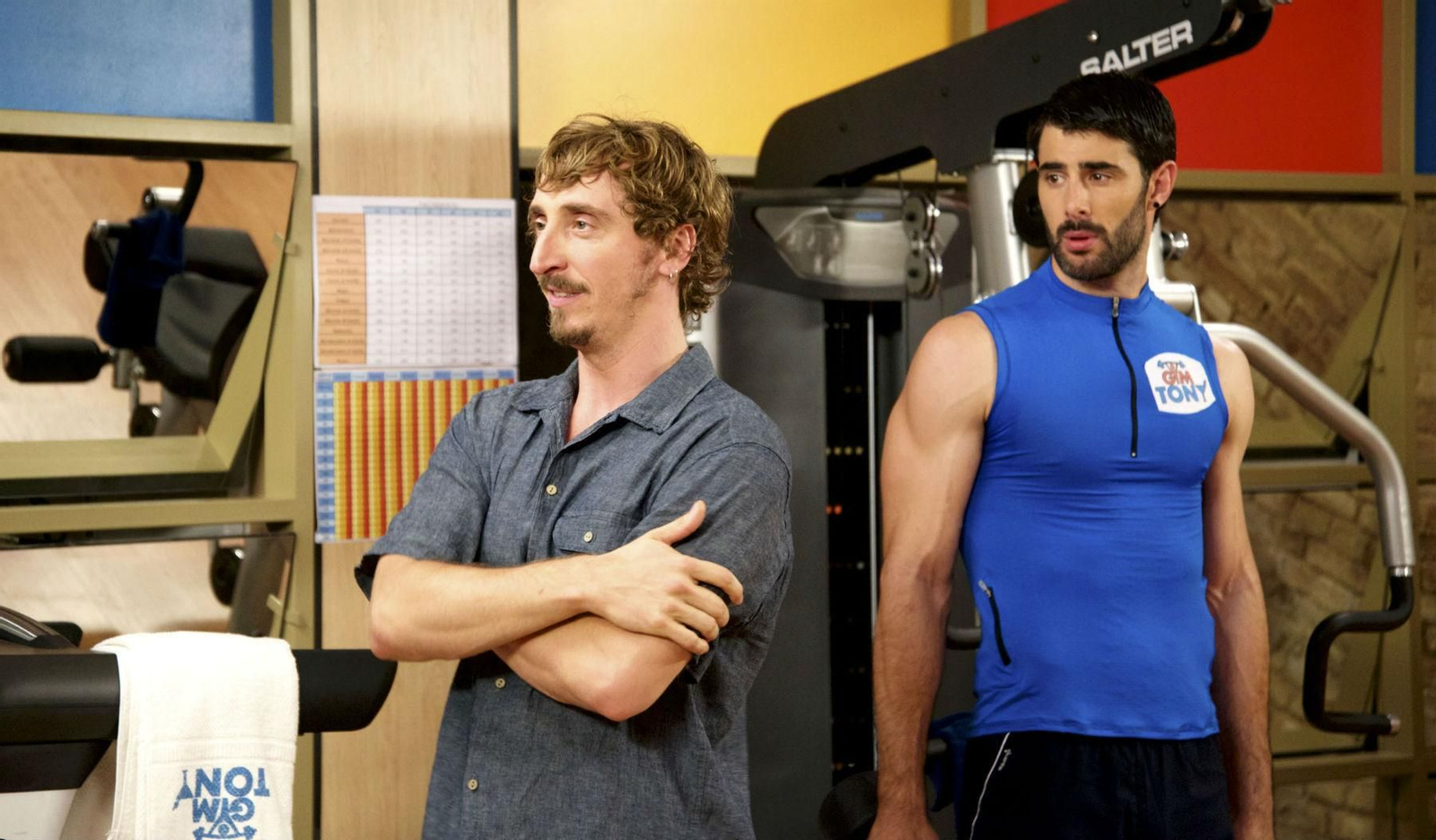 El actor David Amor (dcha.) tomará el relevo a Iván Massagué en la serie.