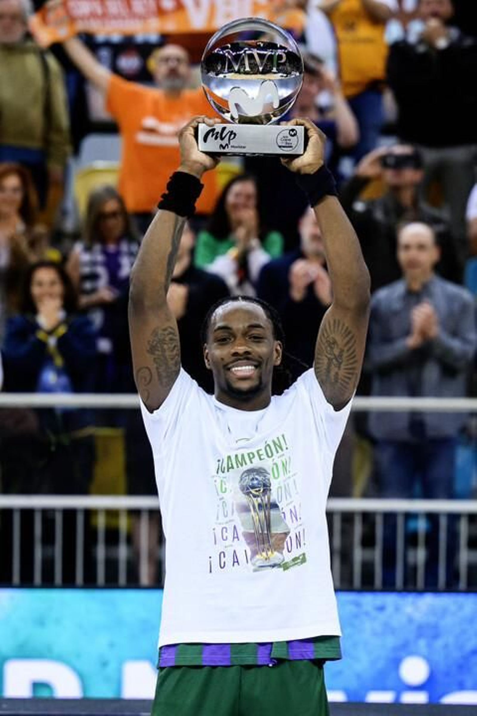 El Unicaja, campeón de Copa: Todas las imágenes del partido, la fiesta y la llegada a Málaga