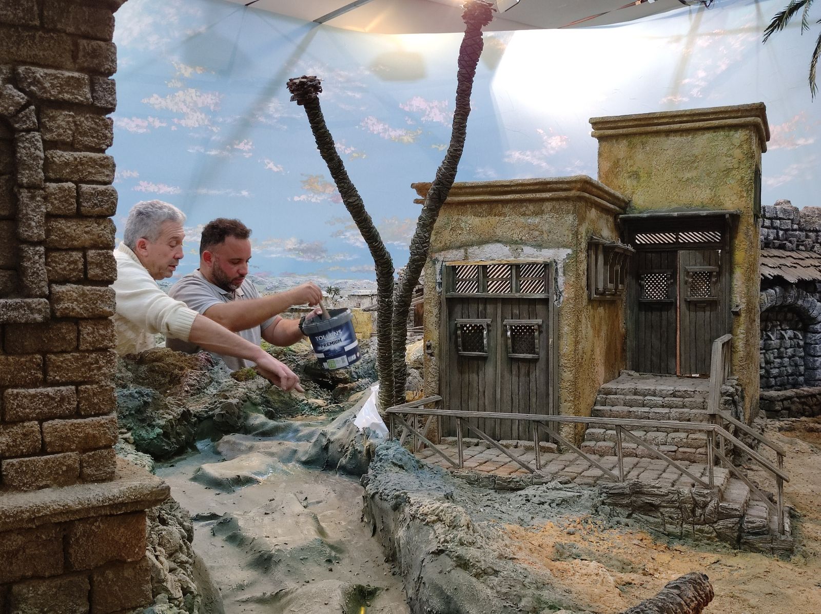 Montaje del belén del Círculo Mercantil