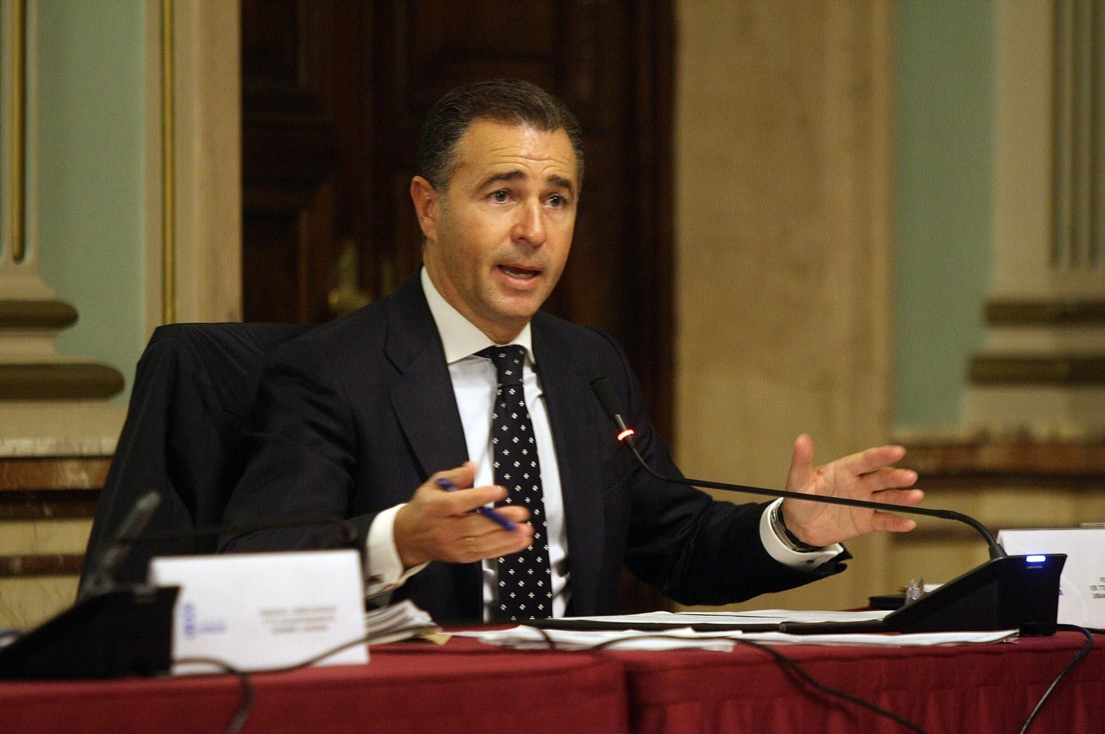 Imágenes del pleno del Ayuntamiento de Huelva