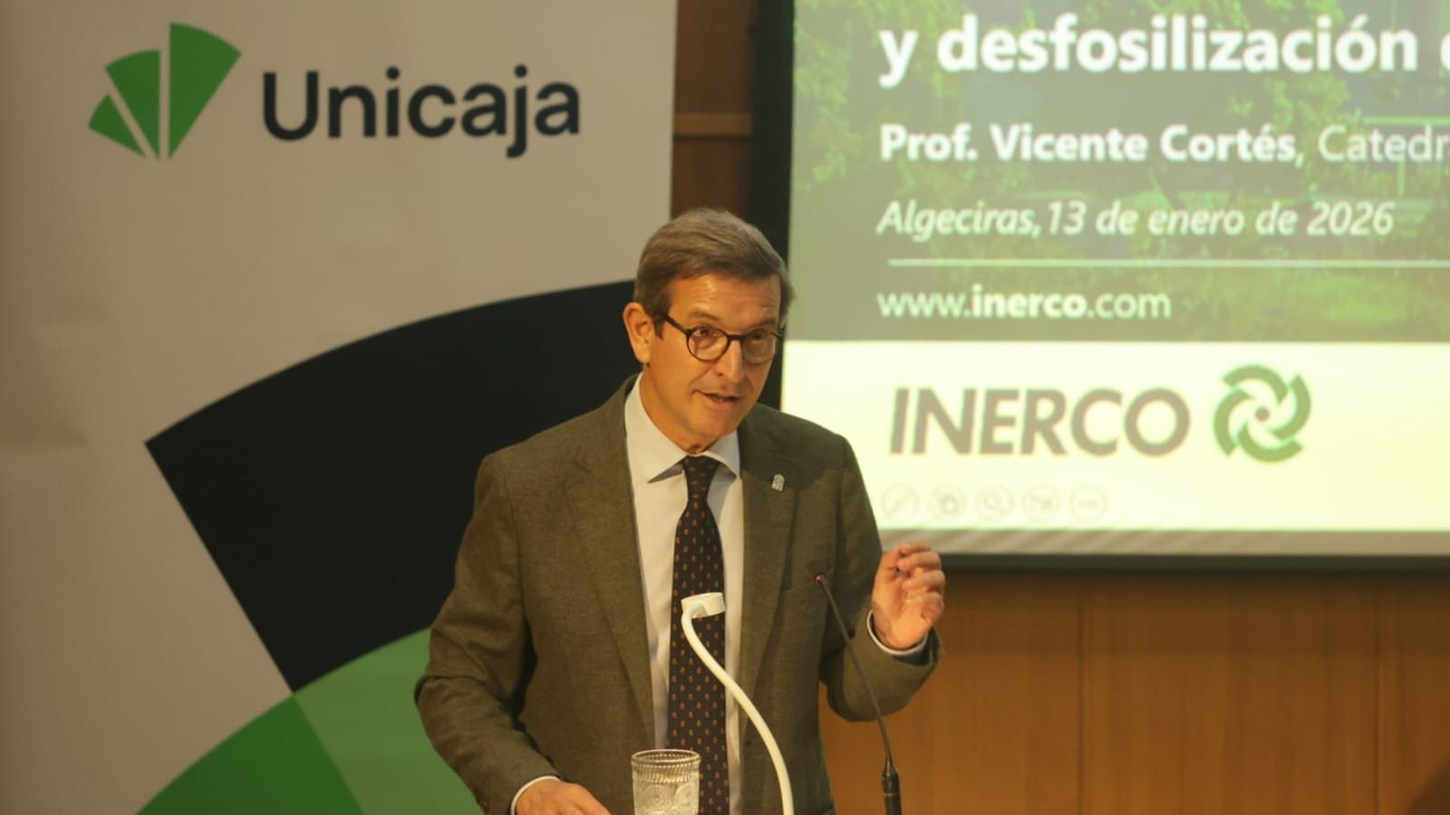 El consejero de Industria, Jorge Paradela, durante su ponencia