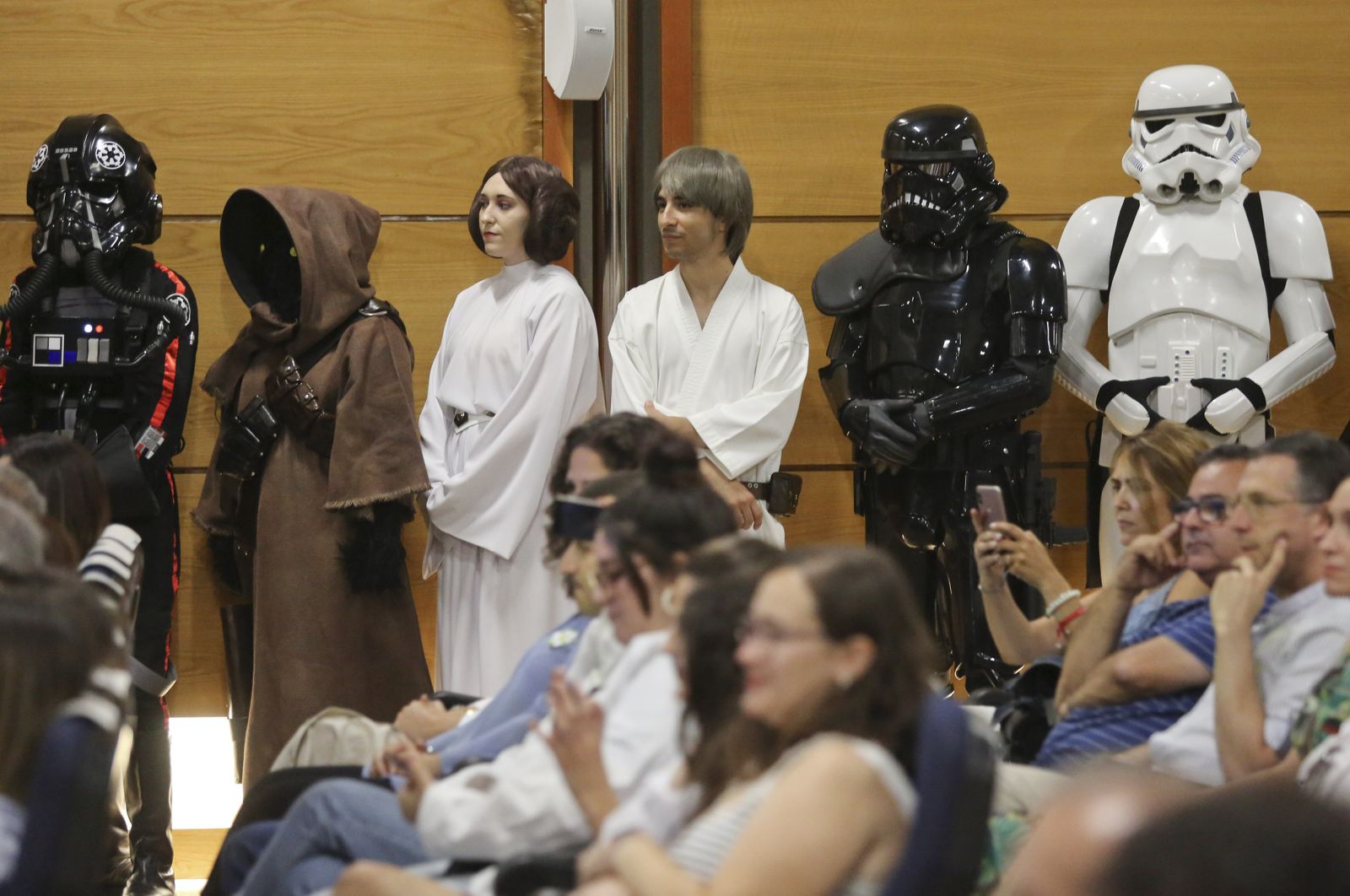 Las fotos de la presentación de la nave espacial de la Asociación contra el Cáncer en Málaga