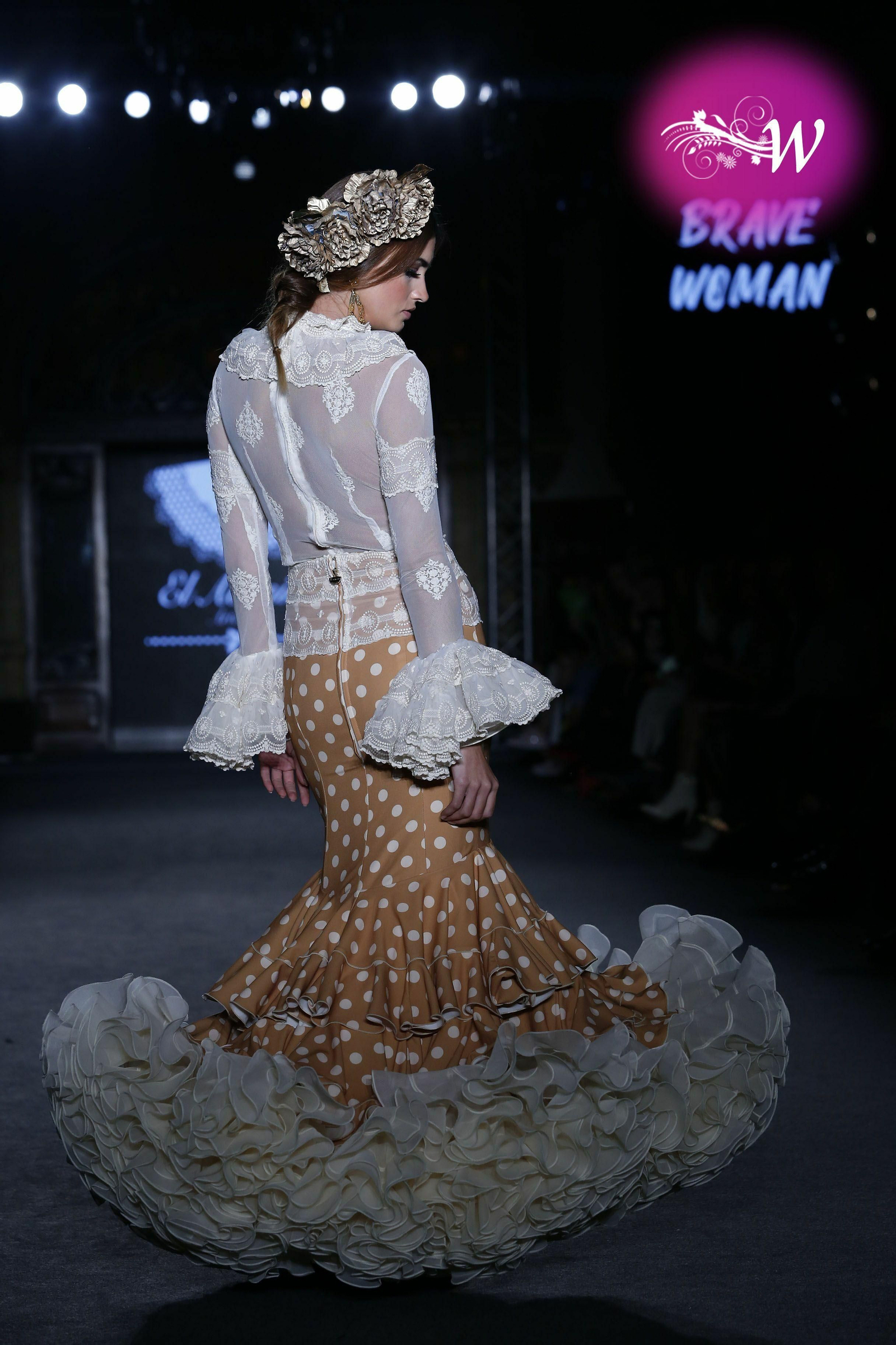 El abanico artesanía expone su colección 2020 en un desfile en We Love Flamenco, todas las fotos