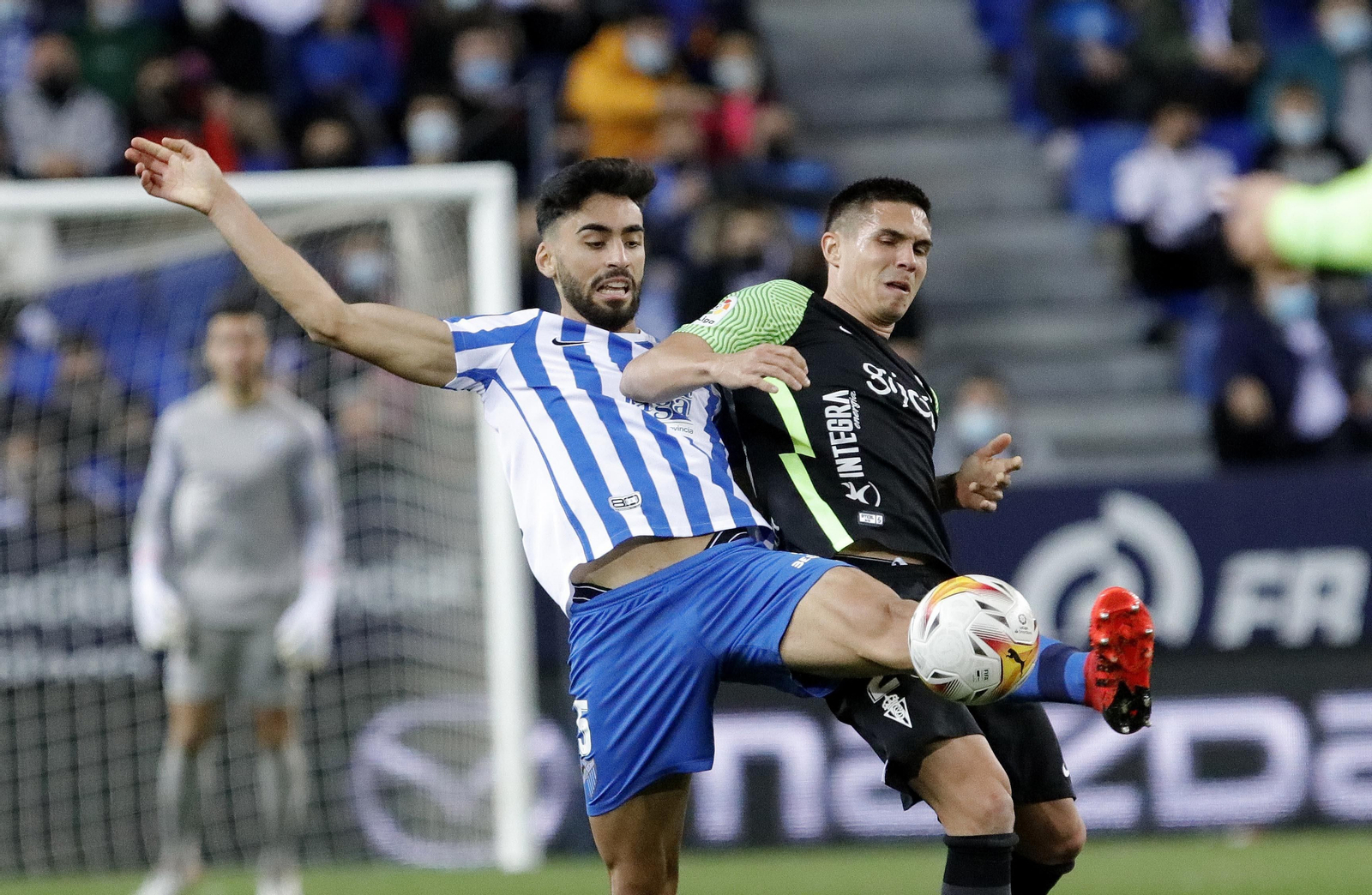 Juande pelea con Djuka.