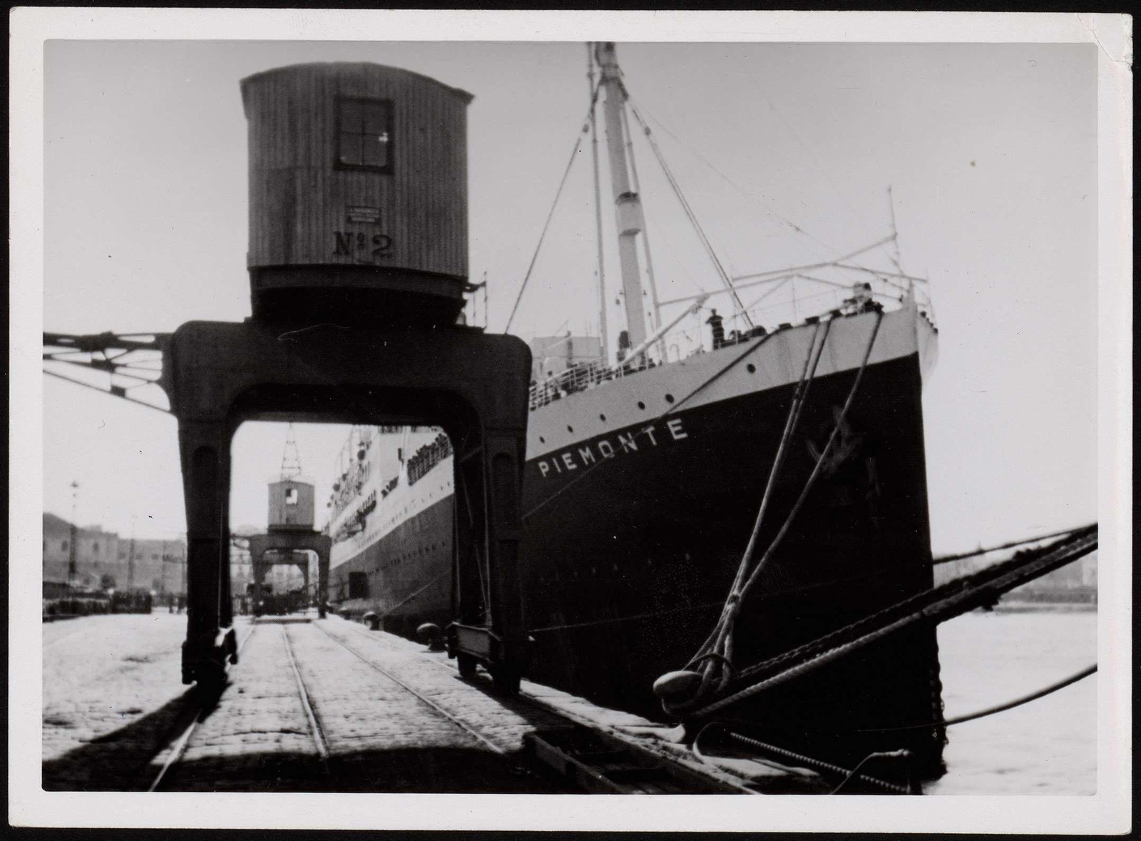 Adiós a 10.000 fascistas italianos