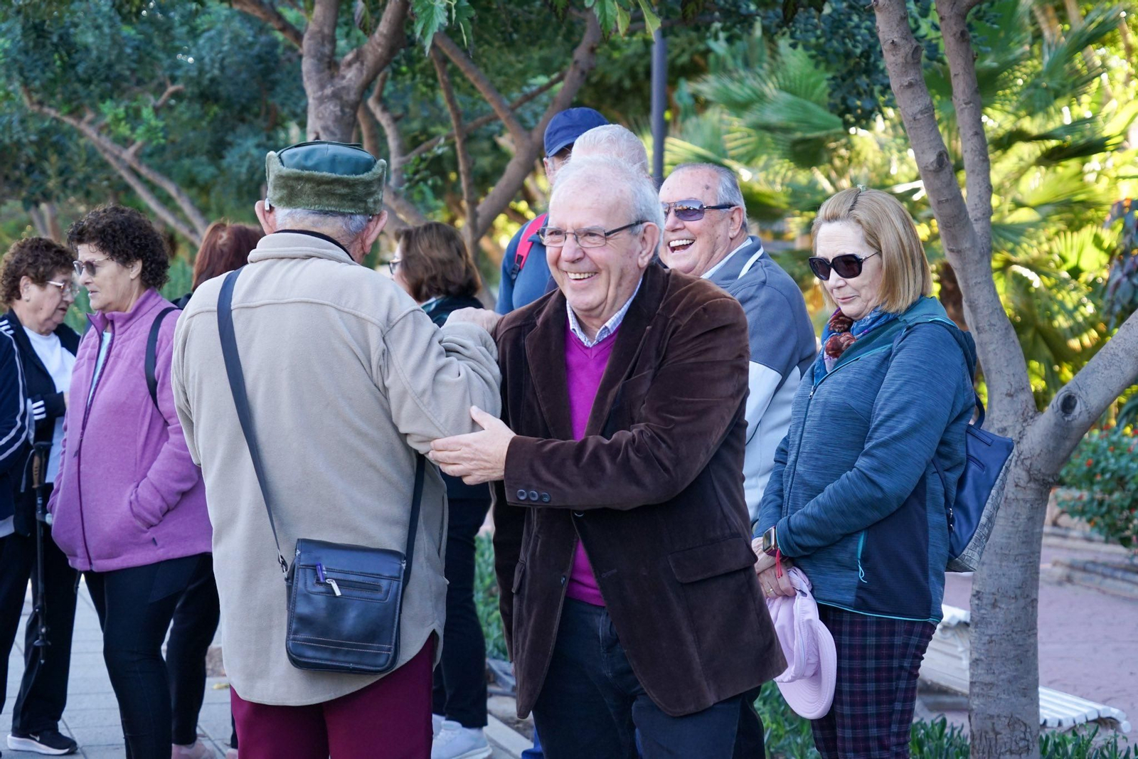 Un centenar de mayores de Vícar recorren la Alpujarra durante su olimpiada