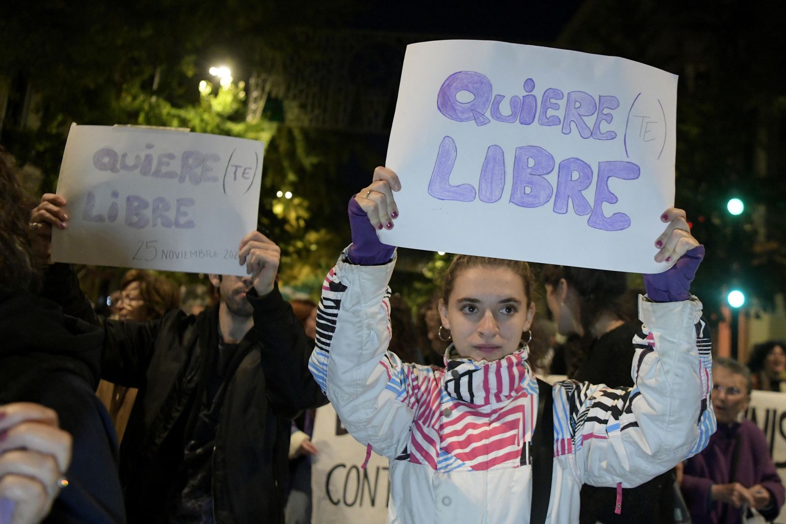 La manifestación del 25-N en Granada, en imágenes