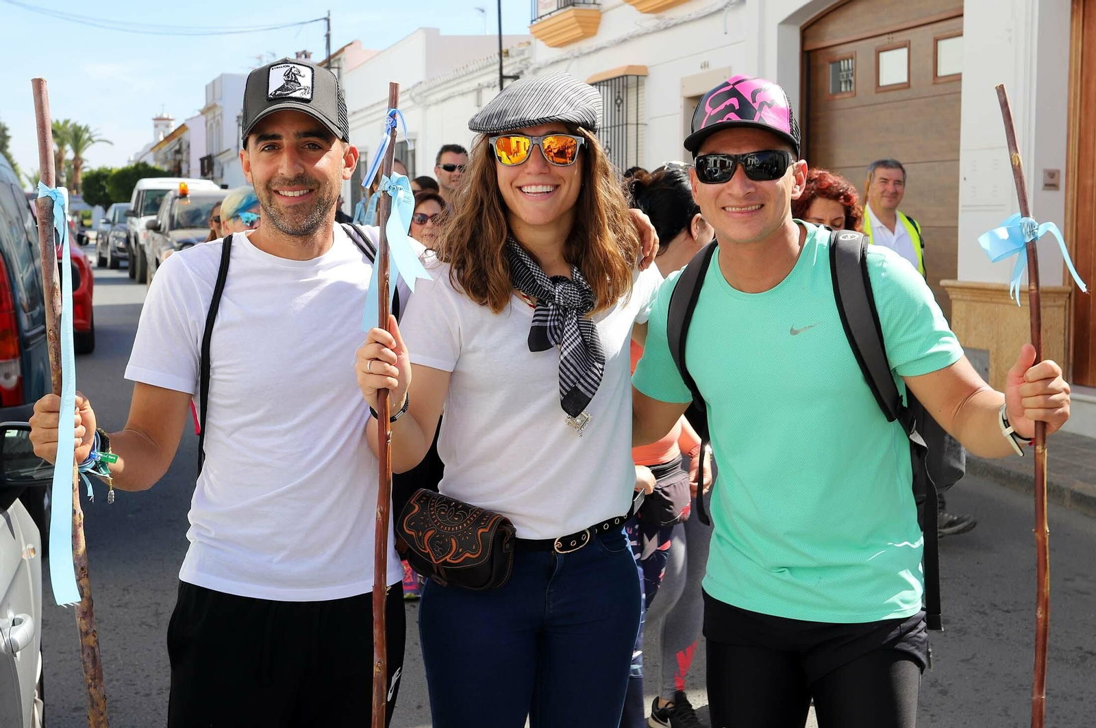 Imágenes de los presos de la cárcel de Huelva en su camino hacia El Rocío
