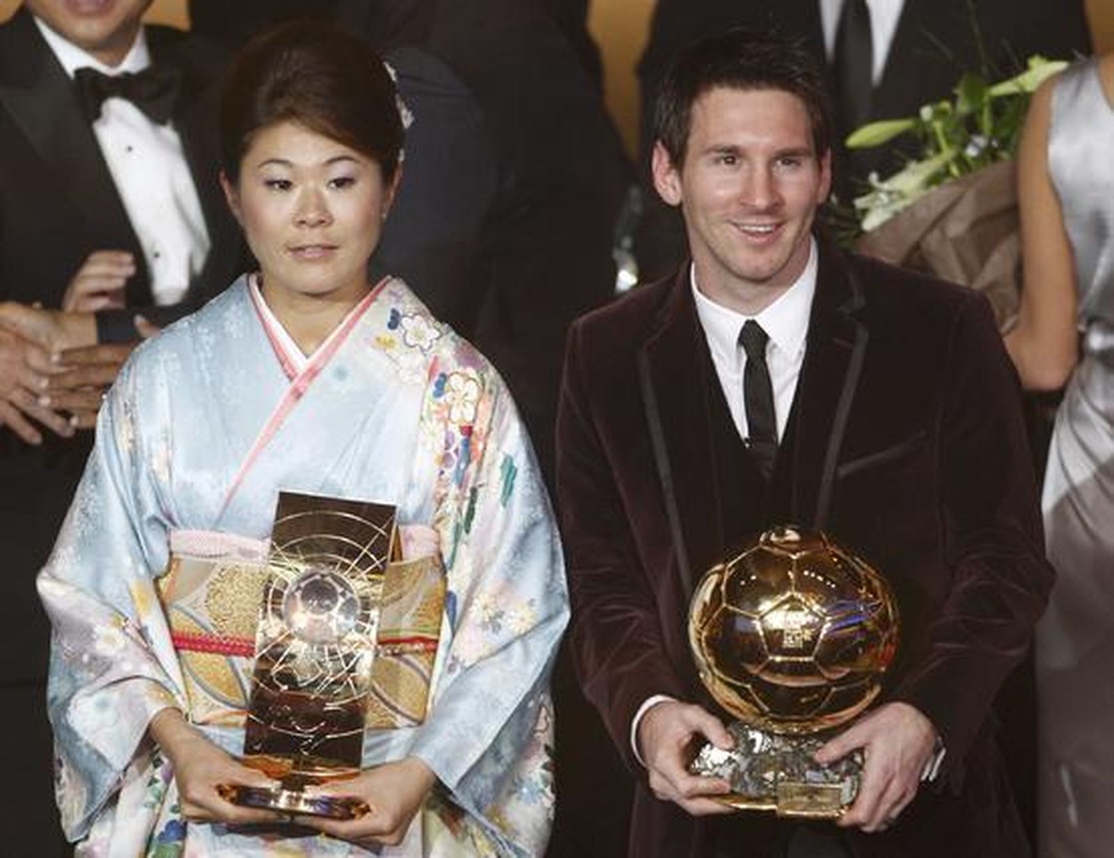 Lionel Messi logra su tercer Balón de Oro con 24 años. / AFP