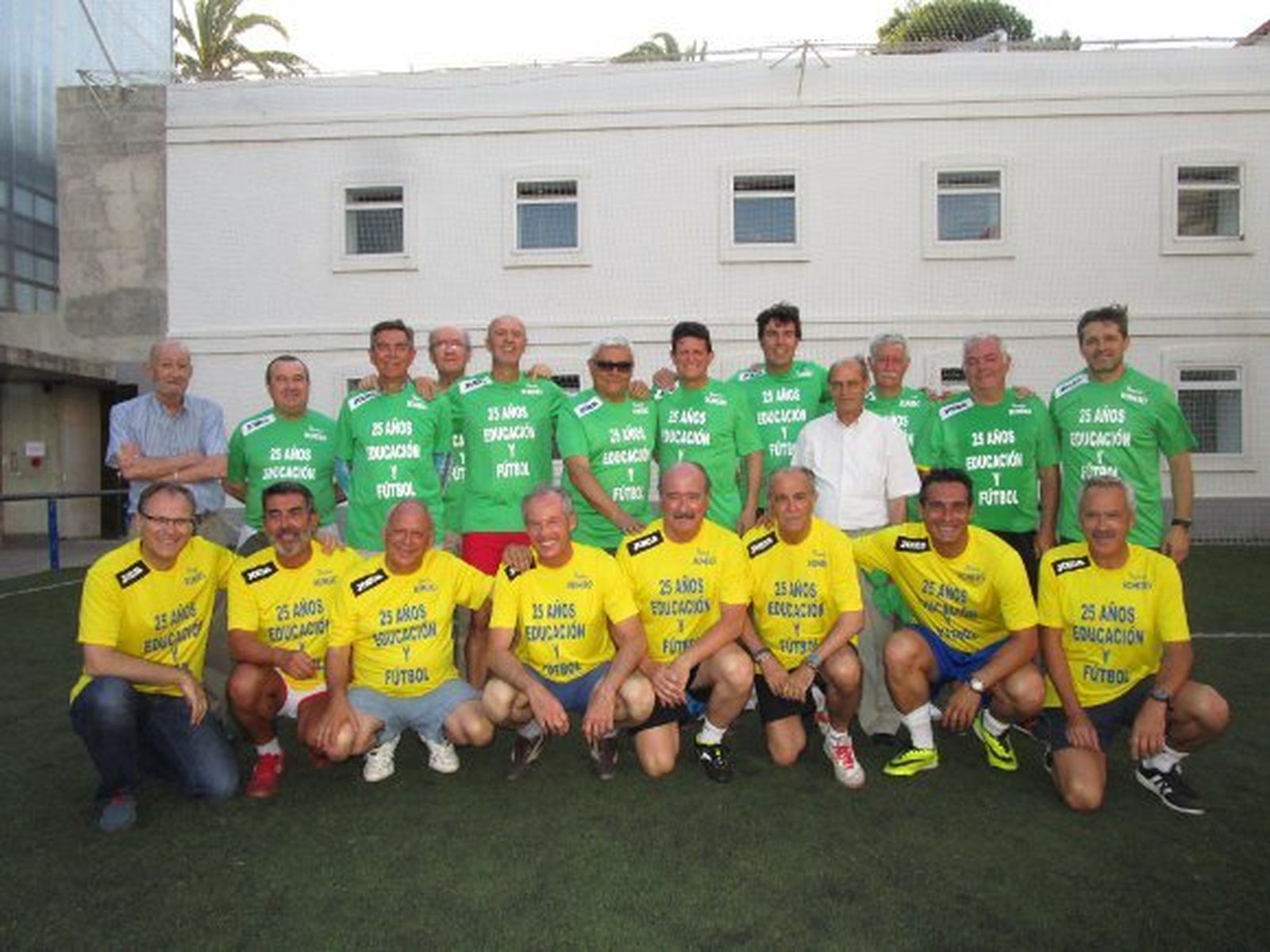 Emilio Flor, Diego Jiménez, Eugenio Franco, José Antonio Barriento, Papi Parrilla, Pepe Tinoco, Carlos Correa, Juan Carlos Blázquez, Pepe Pettenghi, Juan Ramón Cirici, Enrique Rodríguez, Tato Parrilla, Gonzalo Durán, José Manuel Fernández, Juan Rodríguez, Eloy Rodríguez, Jesús Rodríguez, Antonio Saiz, Jesús García, Ramón del Cuvillo y Raúl Procopio.   Foto: Ignacio Casas de Ciria