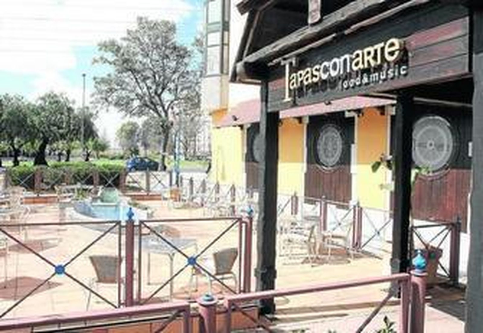 Tapas de calidad a buen precio. El nuevo local de Sevilla Este propone una carta a base de clásicos de la cocina sevillana que también se reinventan y que se sirven a un precio apto para prácticamente cualquier bolsillo.