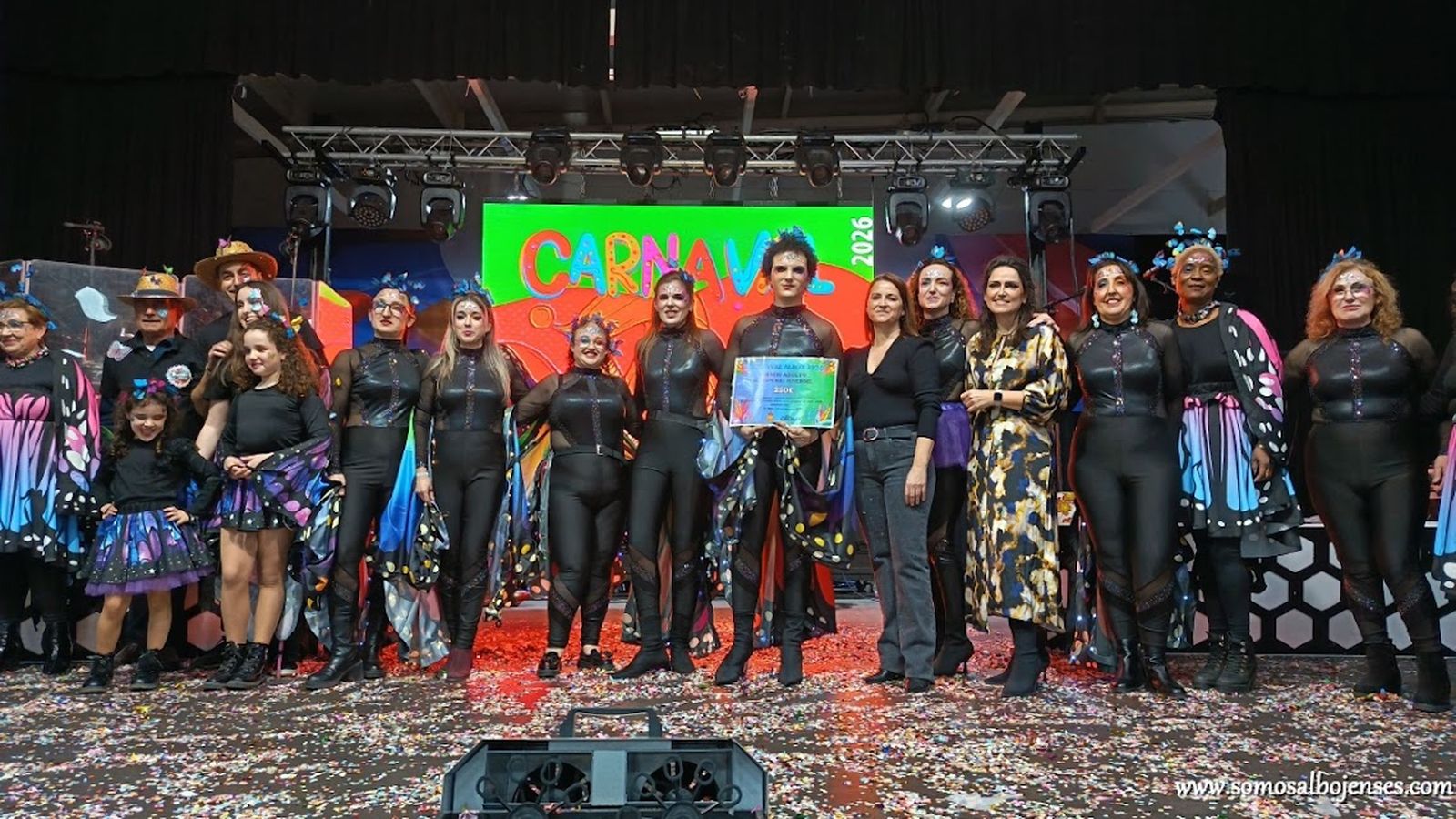 Marta no logra apagar la llama del Carnaval en Albox que llenó de magia el Centro de Agua y Salud