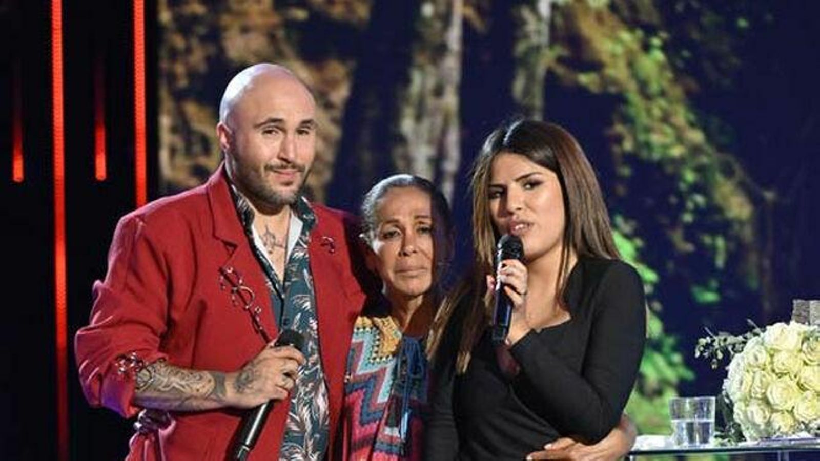 Kiko, Isabel Pantoja y Chabelita, juntos, tras salir la tonadillera de 'Supervivientes'.