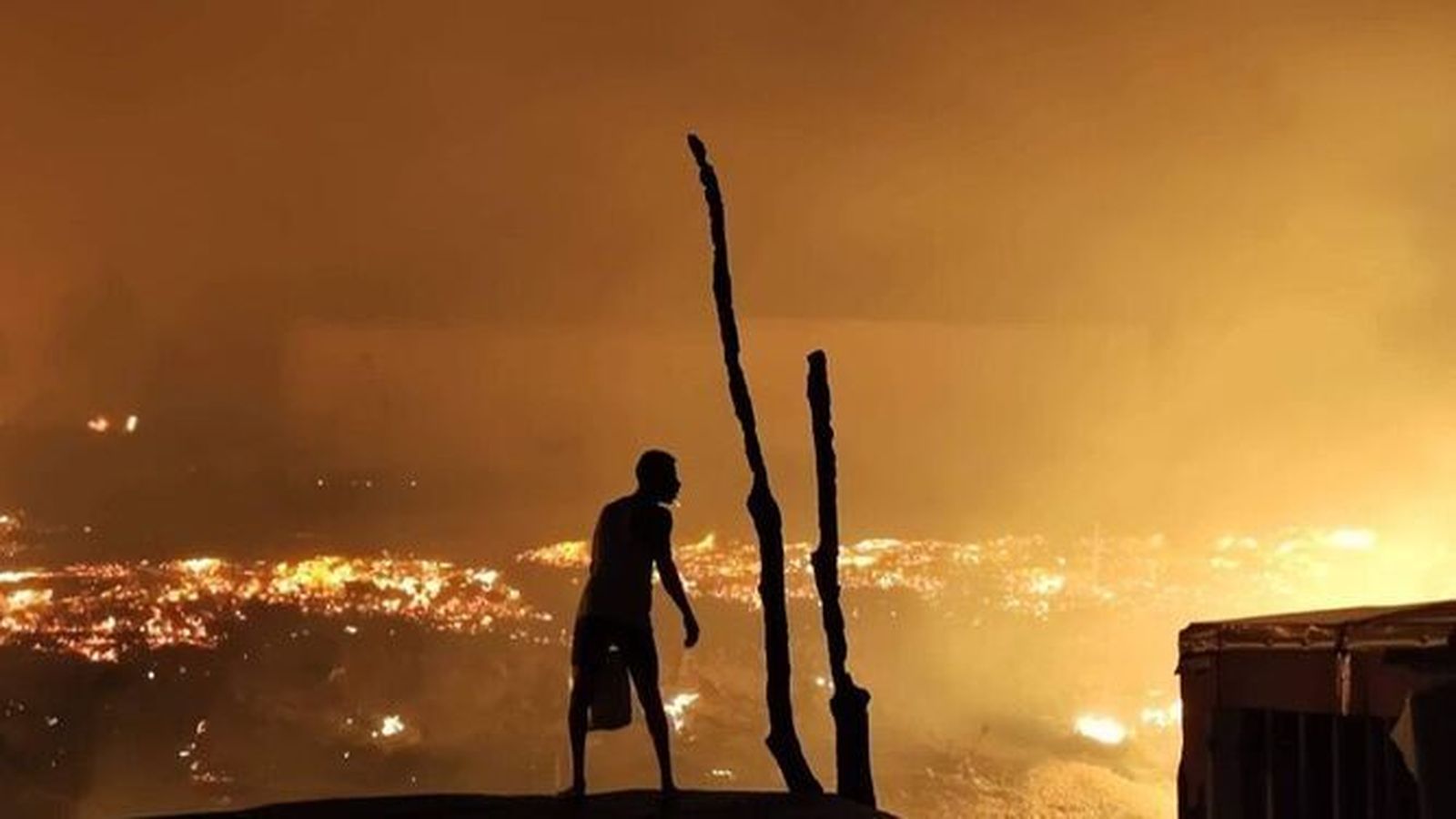 Imagen del incendio del pasado sábado en un asentamiento de Palos.