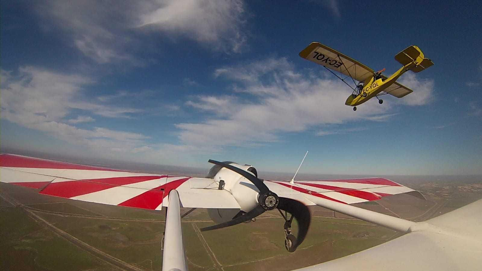 Exhibición aérea de pilotos de Jerez en Málaga