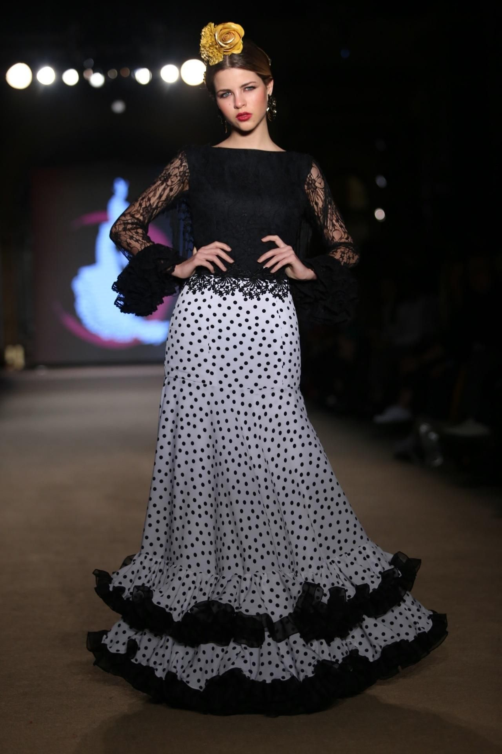 Cómo llevar el traje de flamenca blanco y negro esta temporada