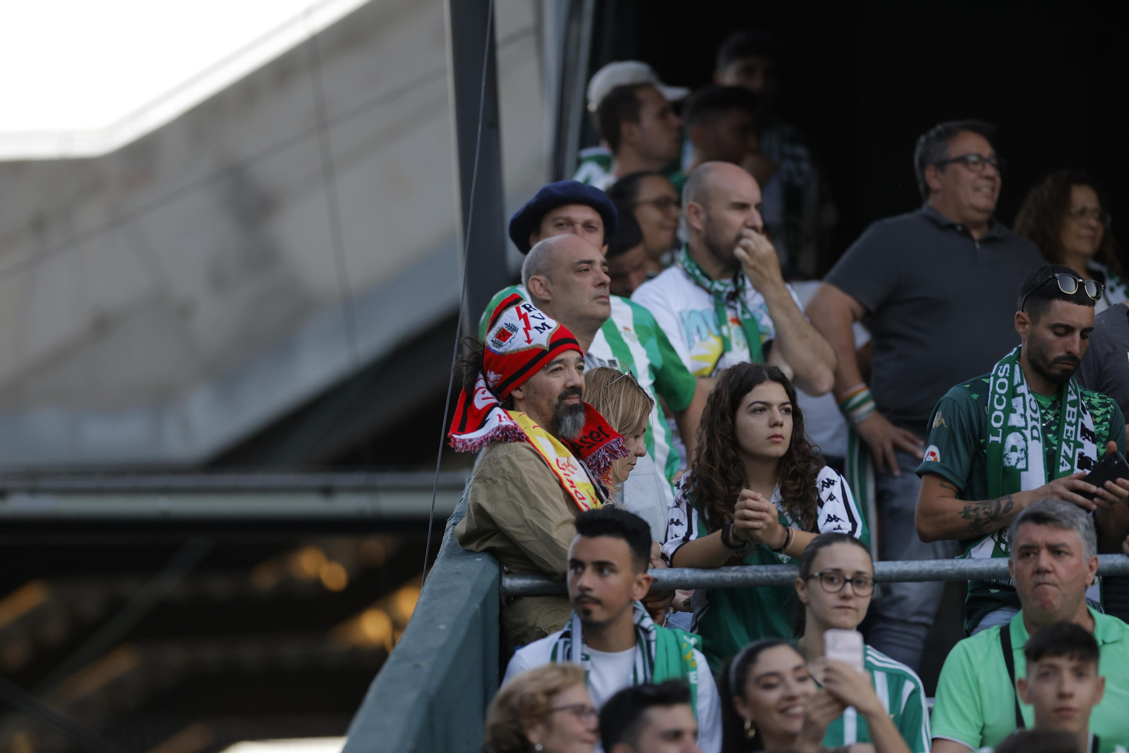 Búscate en las fotos del Betis-Rayo
