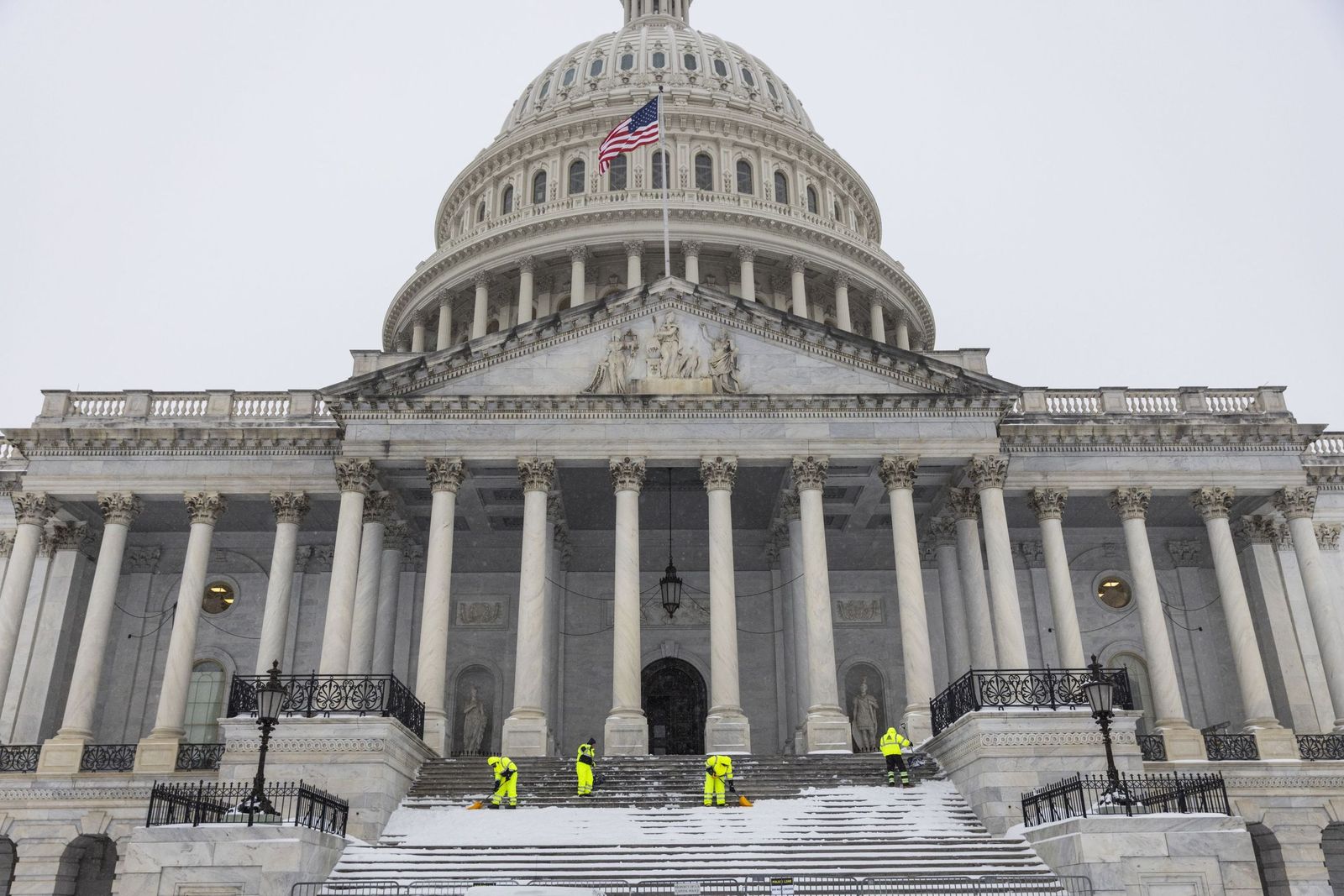 Las gélidas y blancas imágenes que deja la tormenta monstruosa en los EEUU