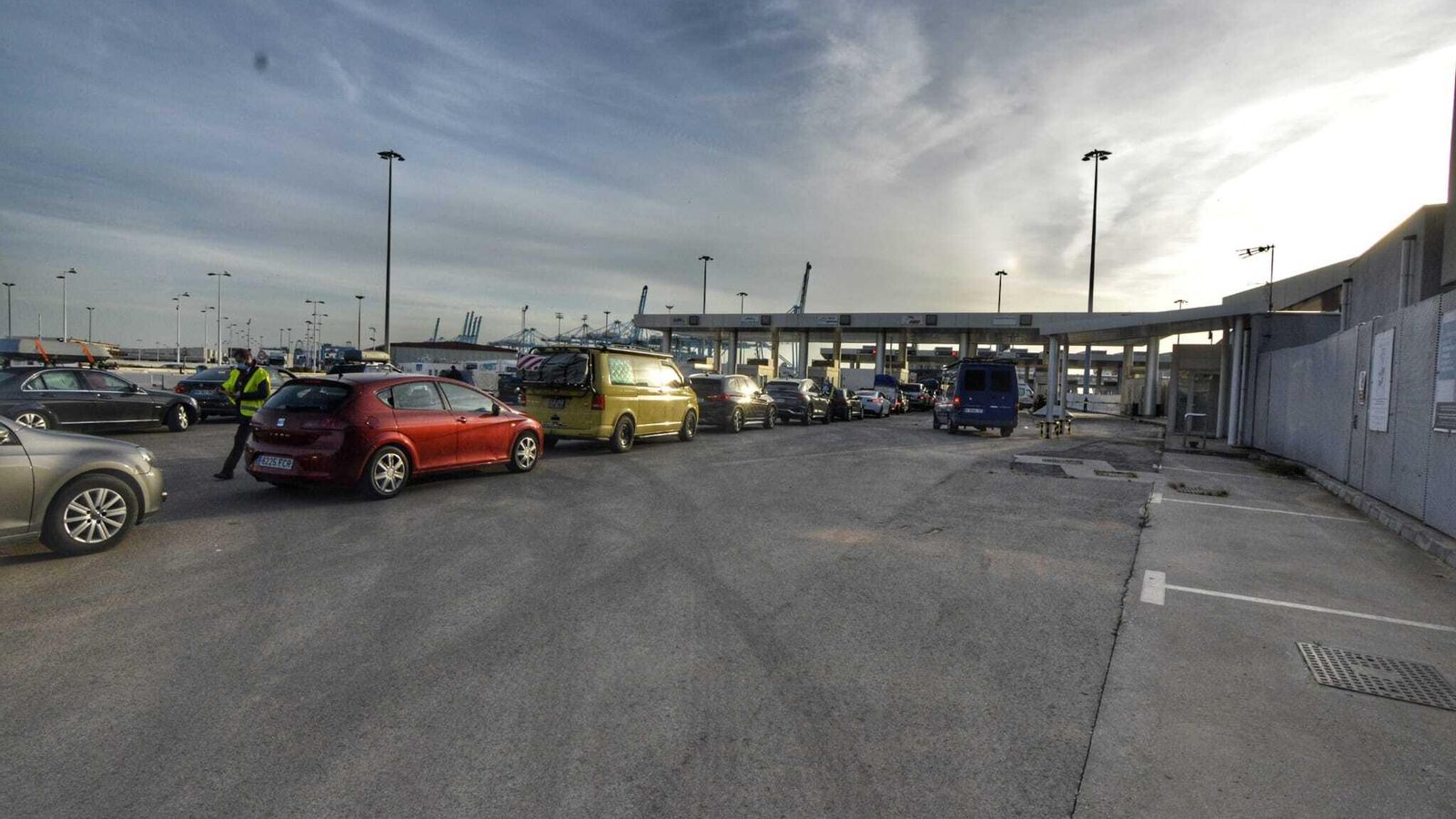 La zona de preembarque e inspección de vehículos, este lunes.