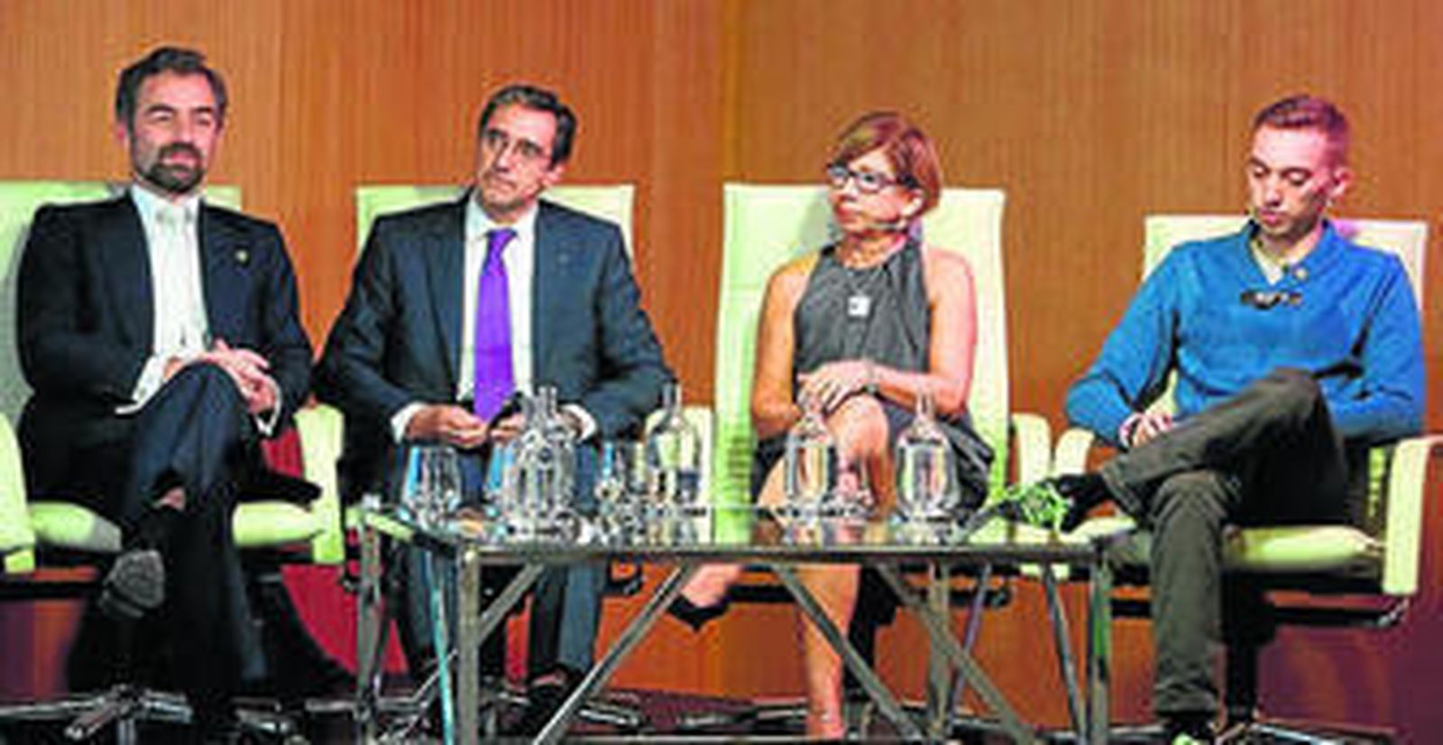 De izquierda a derecha, Luis Rey Goñi, Javier María Valle, María  Ojeda y Federico Pistono, ayer en la Funcación Cajasol.