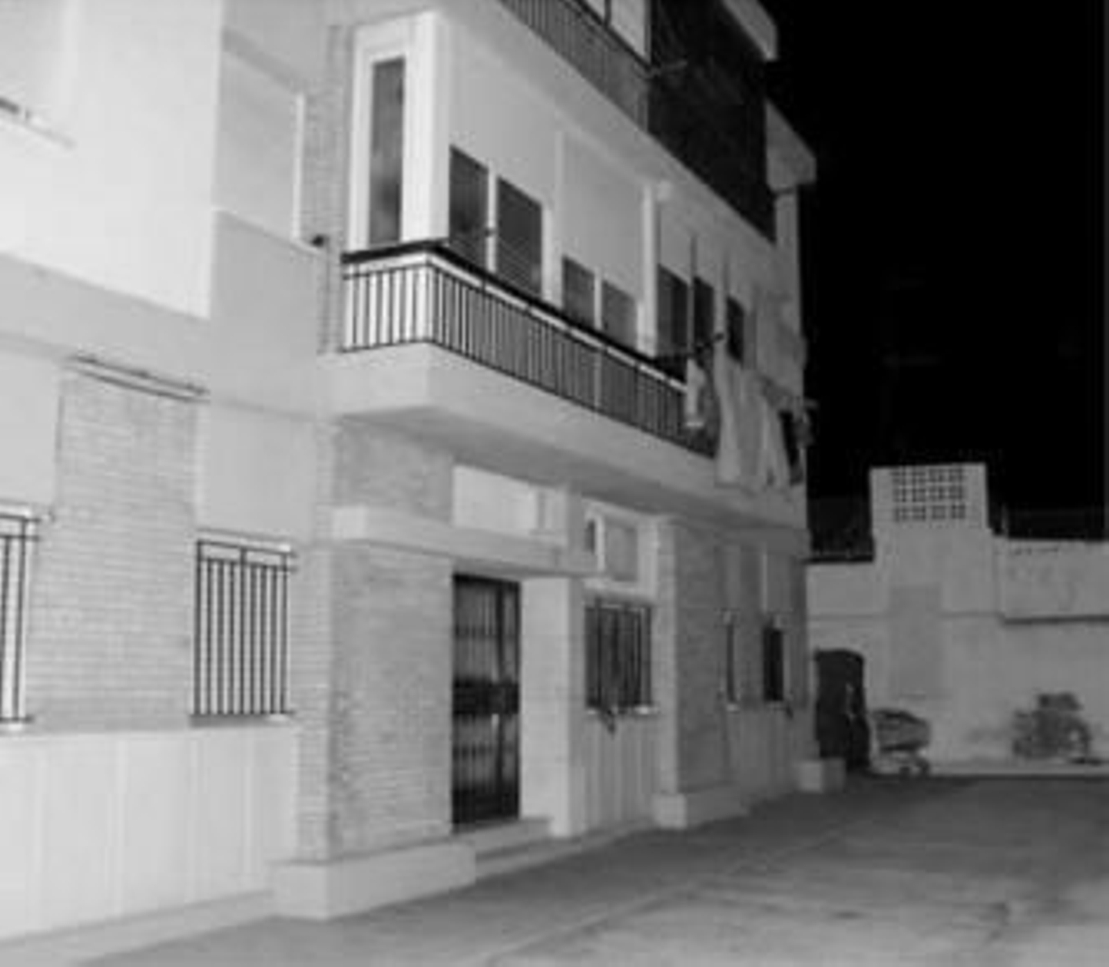 Vivienda donde residía el joven guardia civil que ayer acabó con su vida con un tiro en la sien.