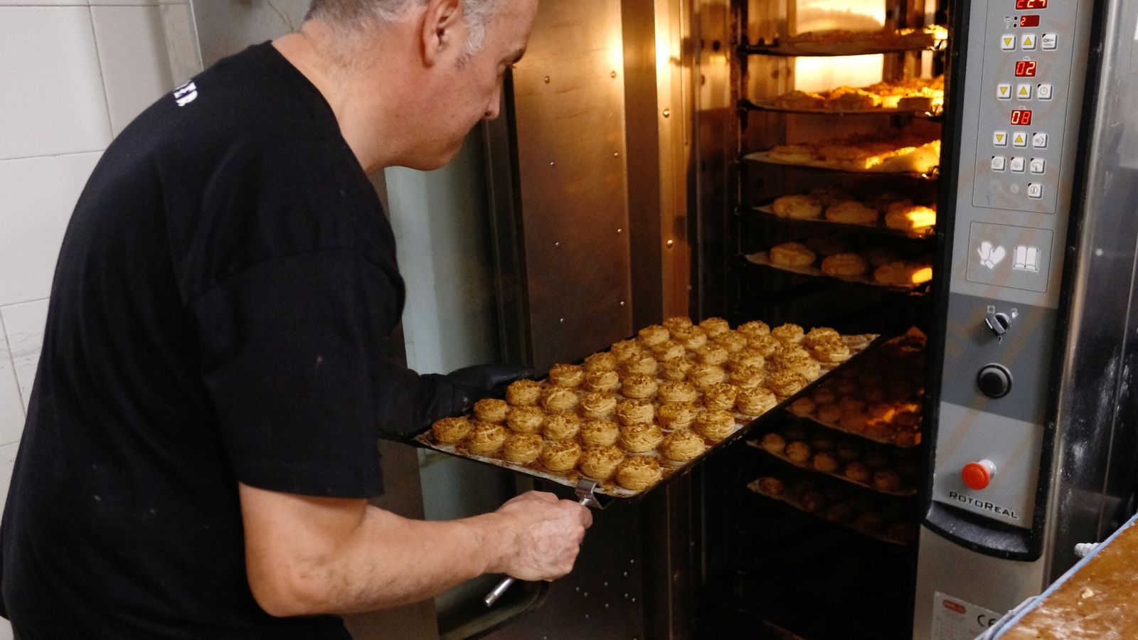 Tras la cocción se enfrían durante 24 horas.