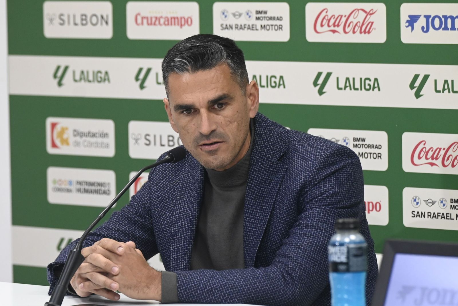 Las fotos de la presentación de Mikel Goti como jugador del Córdoba CF