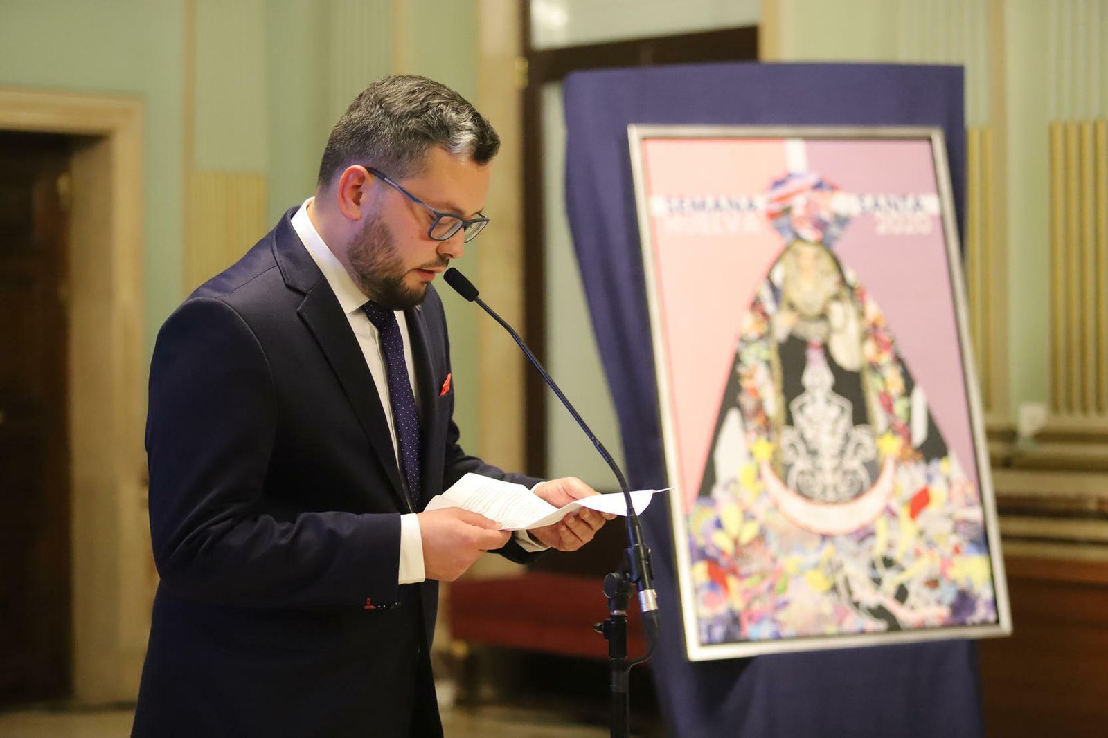 David Payán en la presentación del cartel en el Ayuntamiento de Huelva.