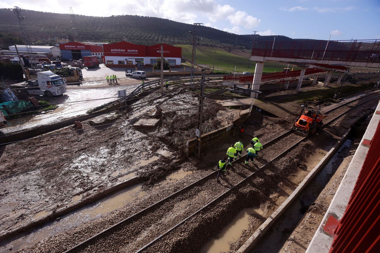 Caída de un muro de contención en Villa del Río