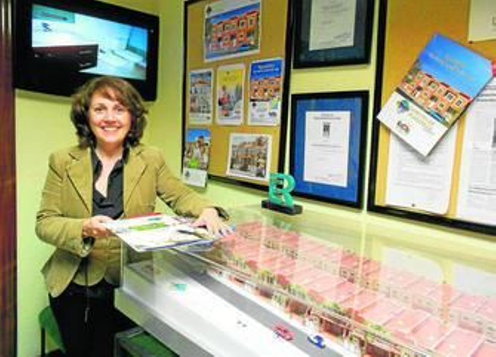 Silvia Fernández Viñolo, jefa de Ventas de Fomento del Sureste, en la sede de la empresa, en la Calle Valero Rivera.