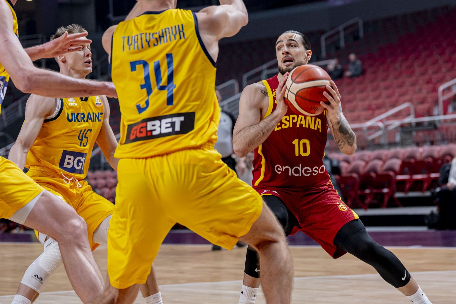 Las mejores fotos del Ucrania-España de baloncesto