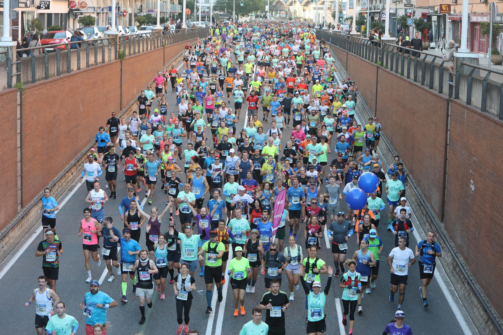 Búscate en la Zurich maratón de Sevilla