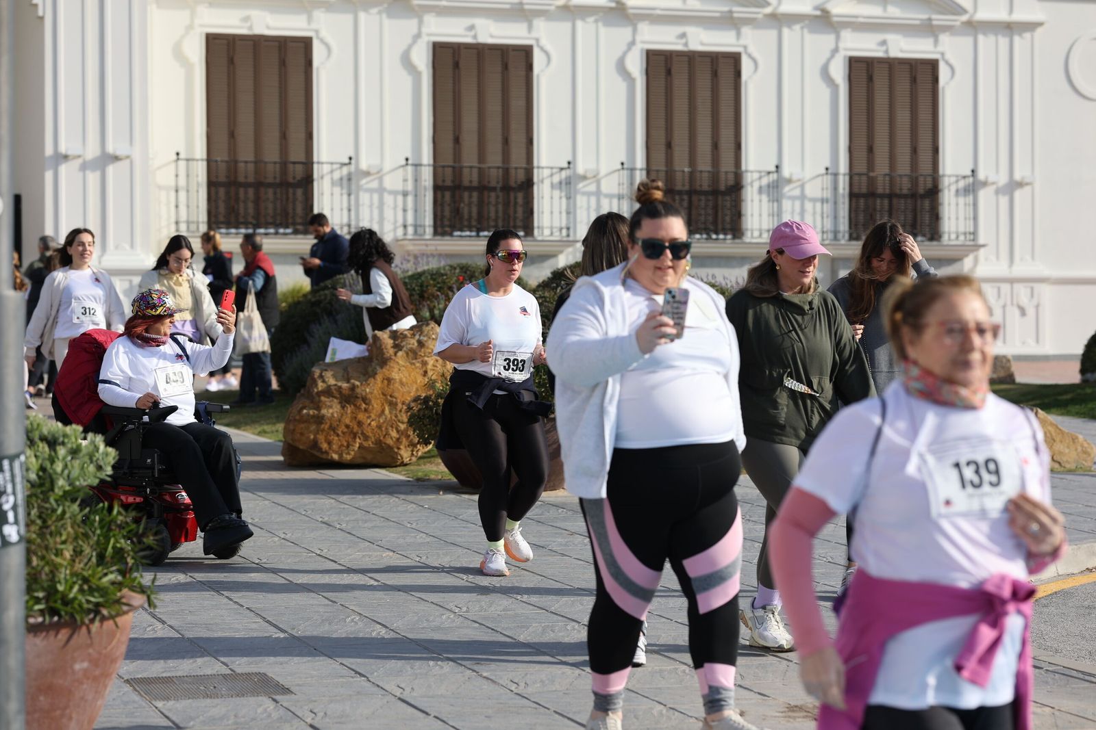 La Carrera Solidaria por el Día de la Mujer McArthurGlen, en fotos