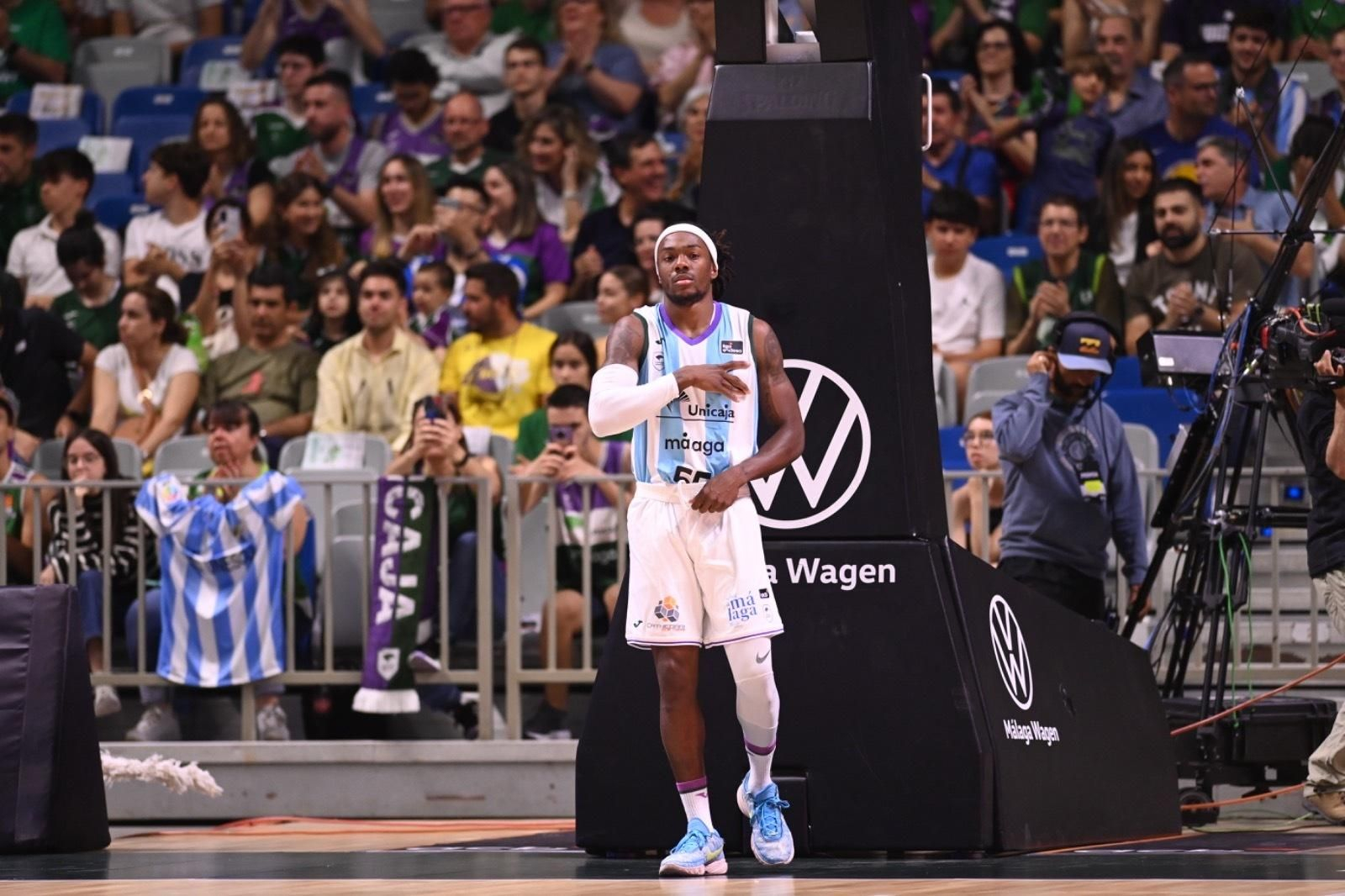 La camiseta blanquiazul del Unicaja convoca a la plana mayor del Málaga al Carpena La camiseta blanquiazul del Unicaja convoca a la plana mayor del Málaga al Carpena