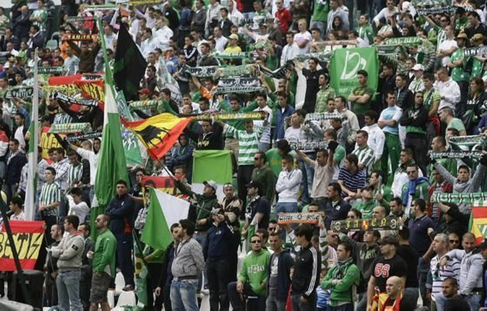 El Betis deja escapar otros dos puntos en casa ante el Murcia. / Antonio Pizarro