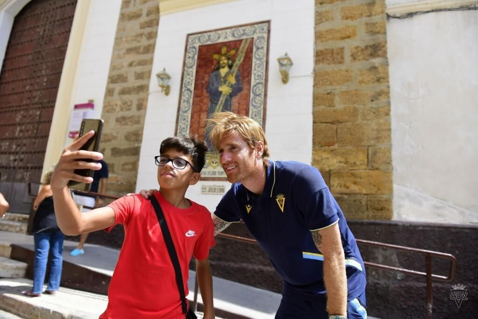 Las imágenes dela visita del Cádiz C.F. a la Patrona y el Nazareno