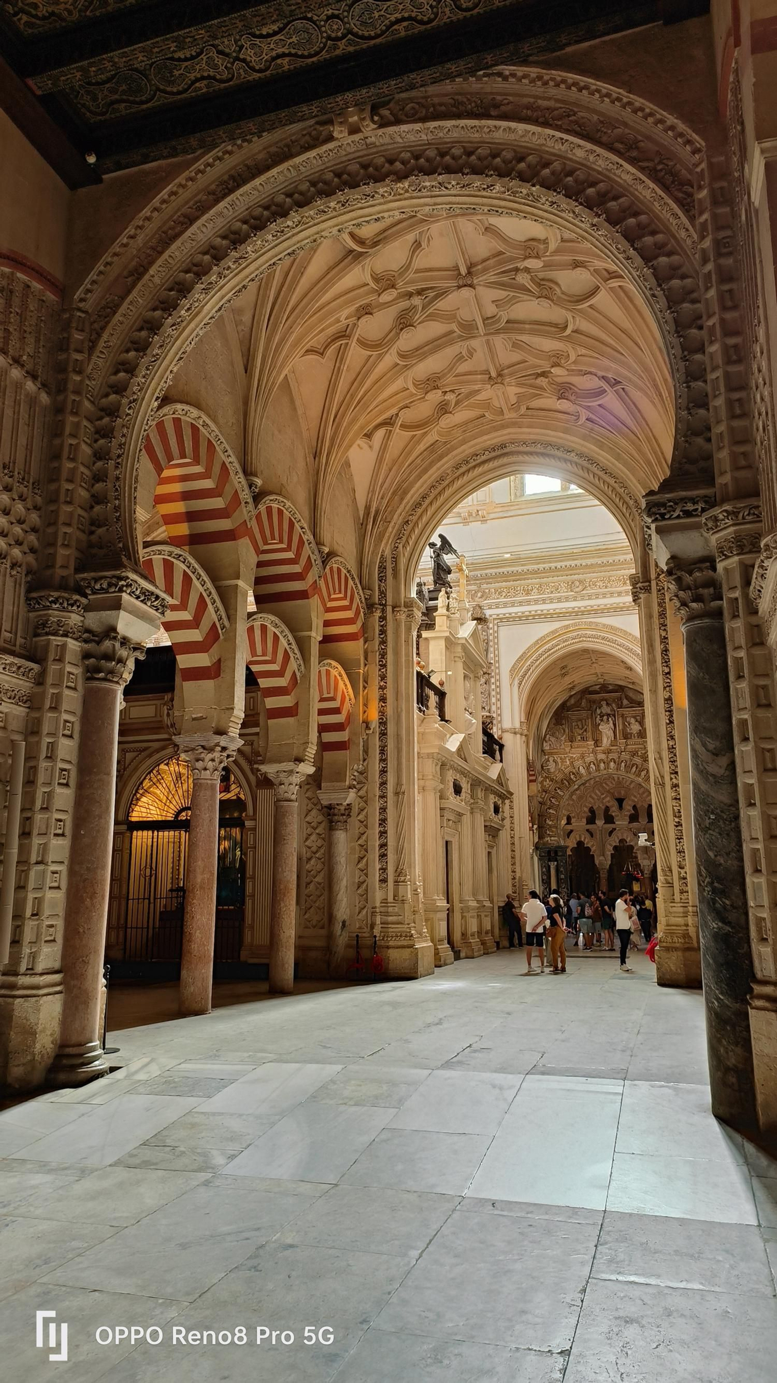 Foto de la Mezquita-Catedral de Córdoba tomada con el Oppo Reno 8 Pro