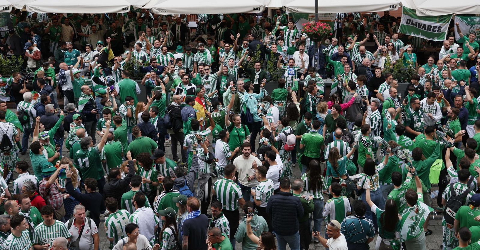 Las imágenes de la marea verde en al final de la Conference League