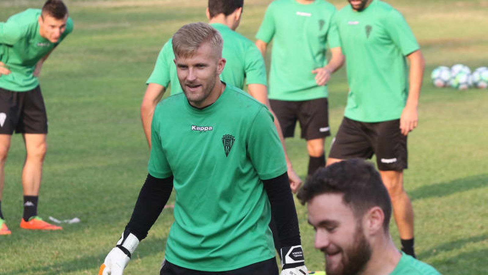 El portero Kieszek, en un entrenamiento con el Córdoba.