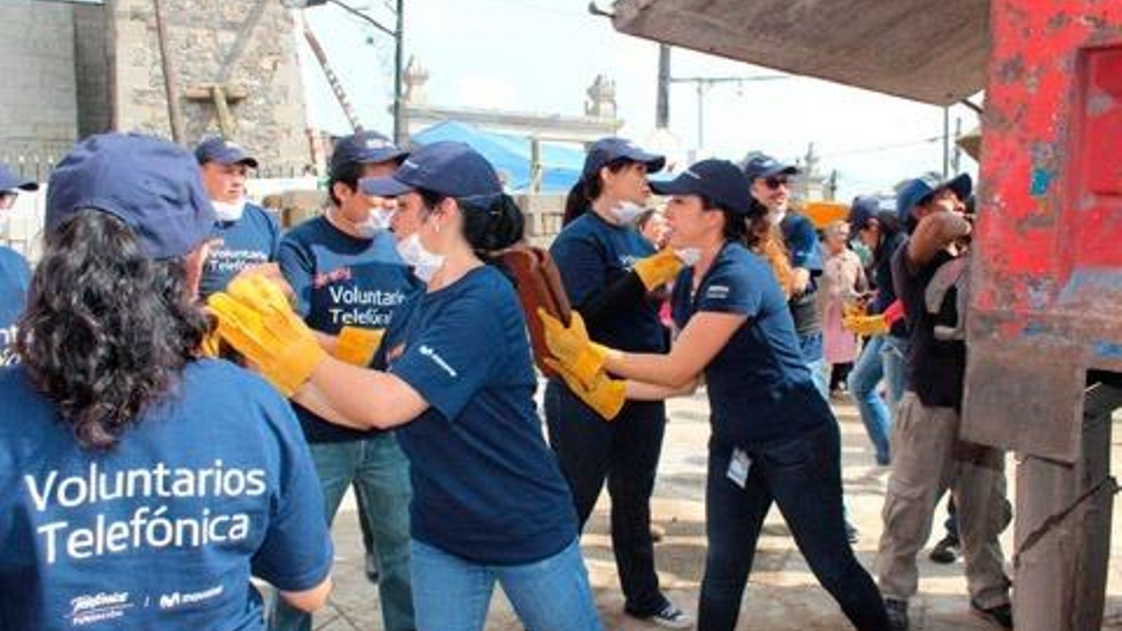 Voluntarios de la Fundación Telefónica.