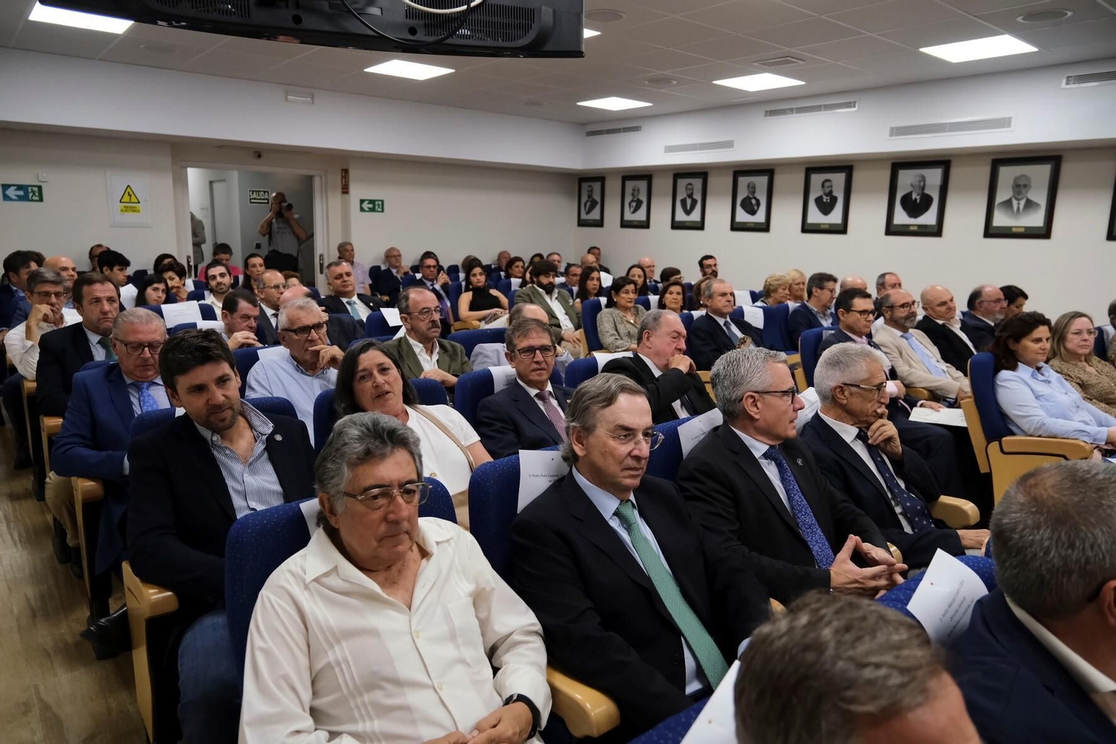 La toma de posesión de la nueva junta directiva del Colegio de Veterinarios de Córdoba, en imágenes