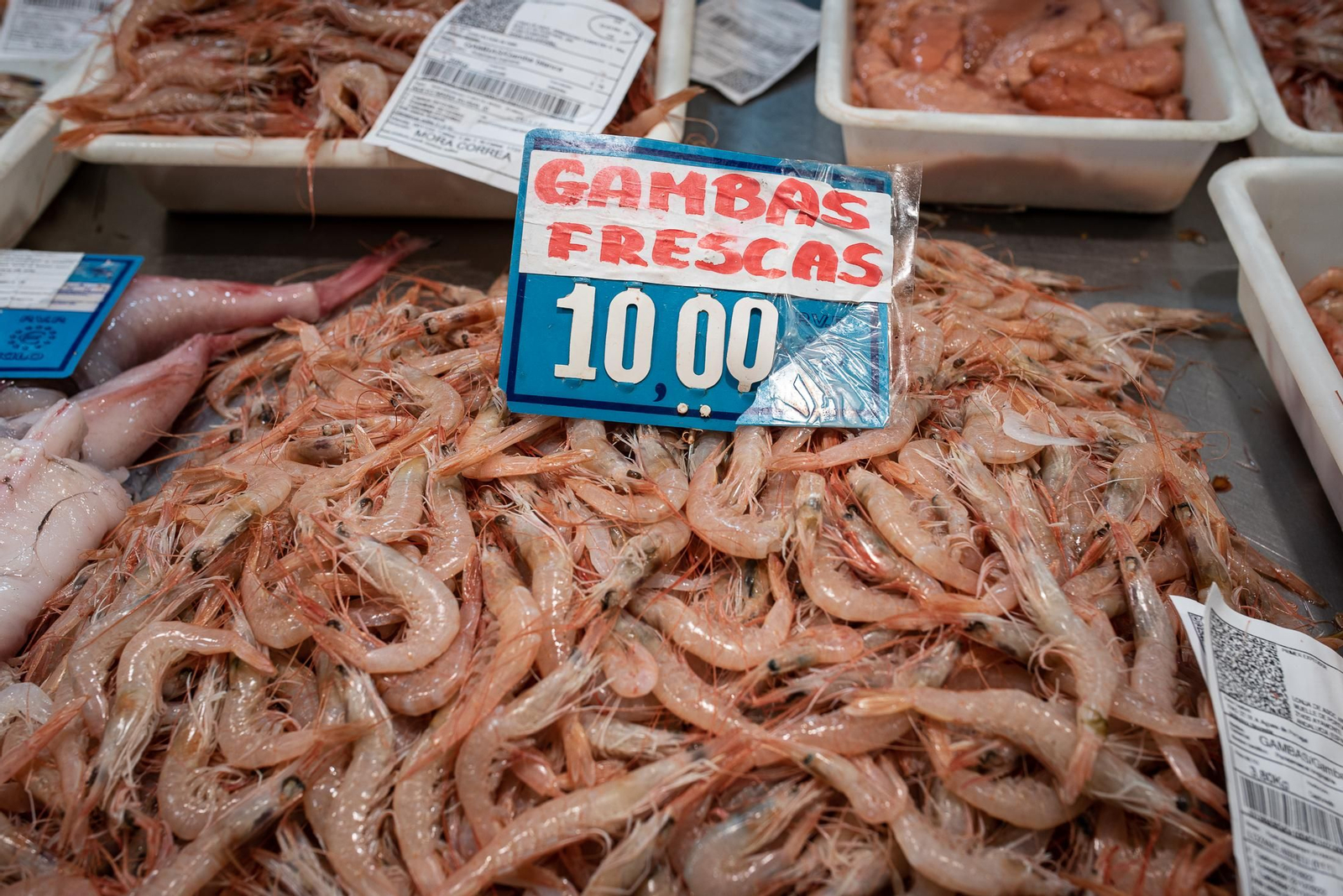 Las últimas compras en el Mercado del Carmen antes de Navidad, en imágenes