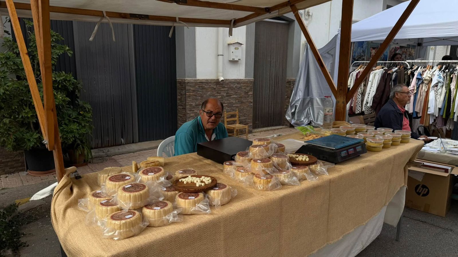 XIV Ecomercado de Abla, todo un escaparate para los productos de cercanía, en imágenes