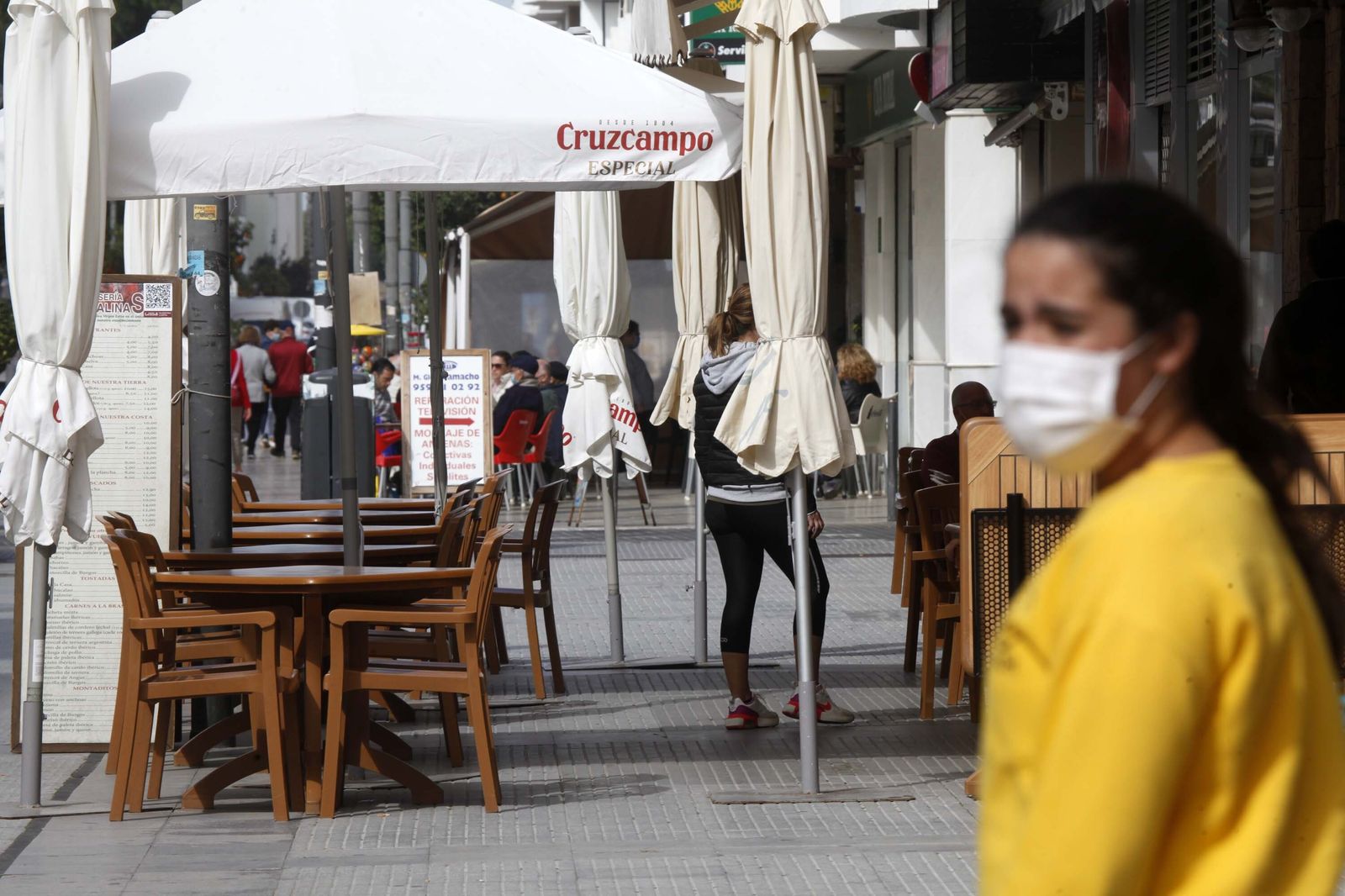 Ambiente en las terrazas de El Rompido y Punta Umbría durante este sábado.