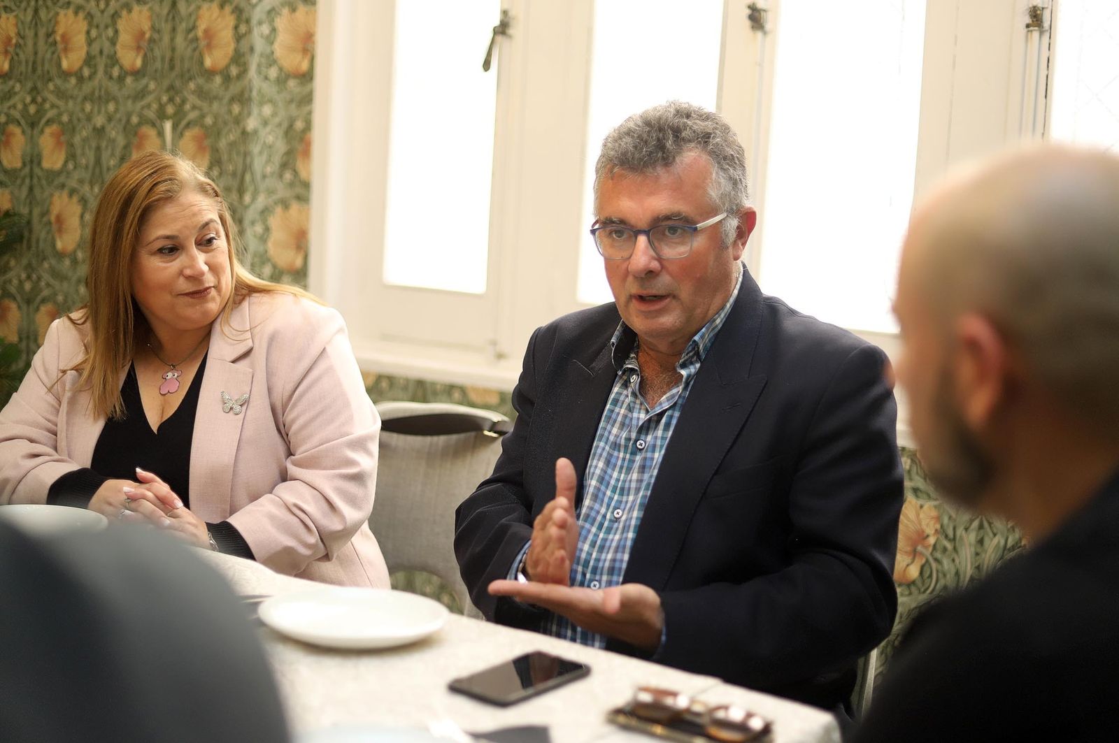 Imágenes de la tertulia cofrade "El Aguaó" de Huelva Información