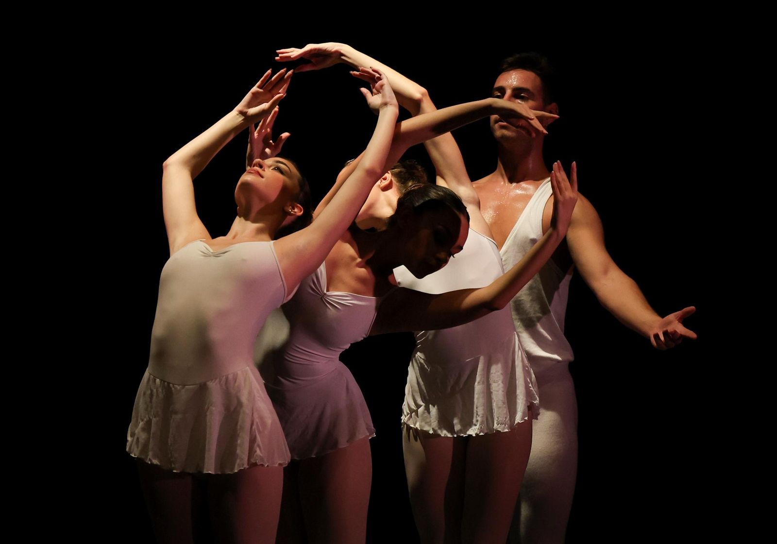 La danza alza el vuelo en el Conservatorio Ángel Pericet de Málaga, en imágenes